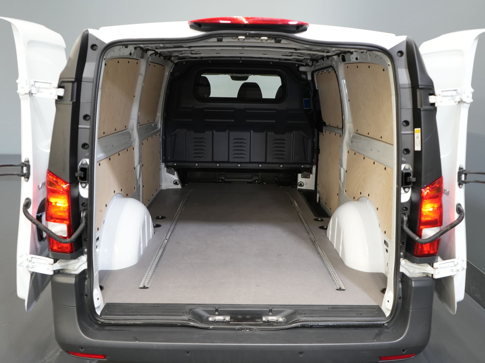 Mercedes-Benz Vito Bestelbus 116 CDI Aut. L2 BPM VRIJ! Carplay/ Stoelverw./ 270Gr. Deuren/ Cruise/ Airco/ Navi/ Camera/ PDC 14