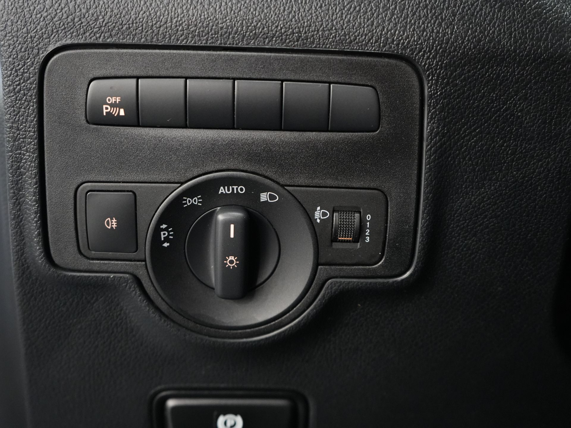 Mercedes-Benz Vito Bestelbus 116 CDI Aut. L2 BPM VRIJ! Carplay/ Stoelverw./ 270Gr. Deuren/ Cruise/ Airco/ Navi/ Camera/ PDC 17