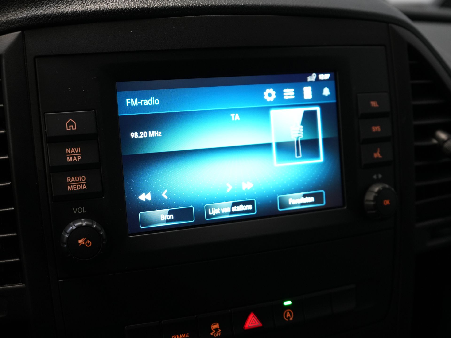 Mercedes-Benz Vito Bestelbus 116 CDI Aut. L2 BPM VRIJ! Carplay/ Stoelverw./ 270Gr. Deuren/ Cruise/ Airco/ Navi/ Camera/ PDC 22