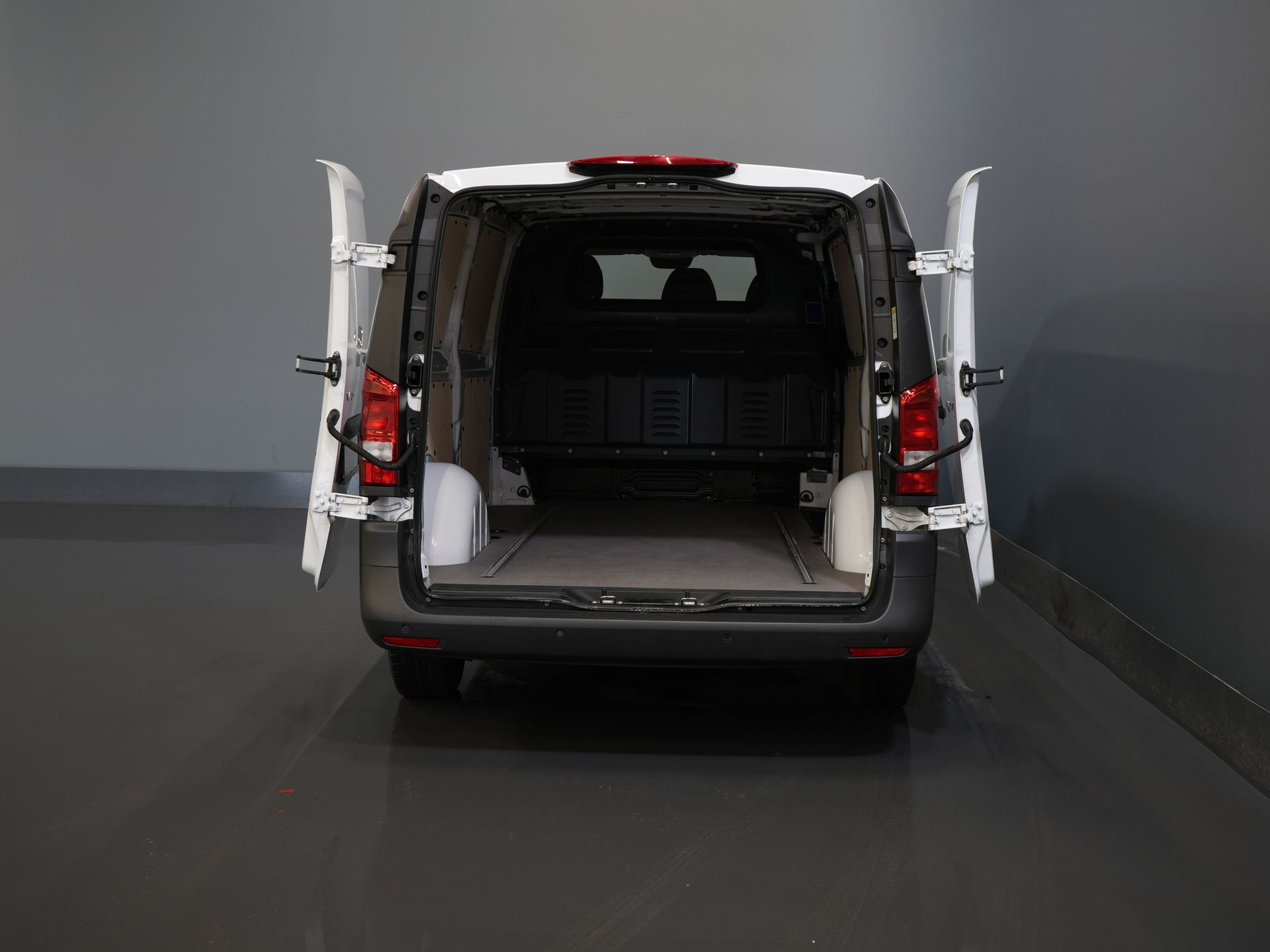 Mercedes-Benz Vito Bestelbus 116 CDI Aut. L2 BPM VRIJ! Carplay/ Stoelverw./ 270Gr. Deuren/ Cruise/ Airco/ Navi/ Camera/ PDC 4