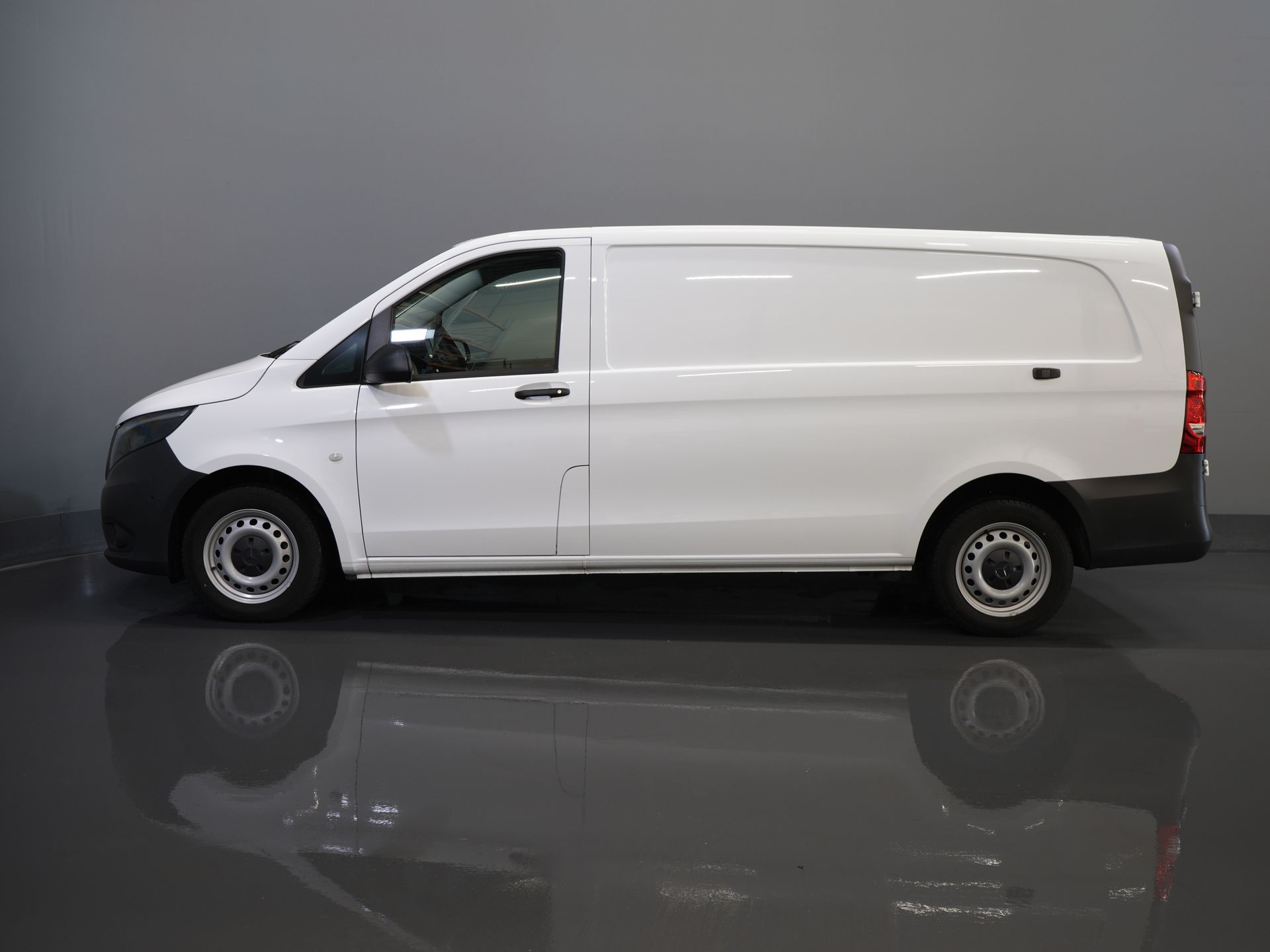 Mercedes-Benz Vito Bestelbus 116 CDI Aut. L2 BPM VRIJ! Carplay/ Stoelverw./ 270Gr. Deuren/ Cruise/ Airco/ Navi/ Camera/ PDC 9