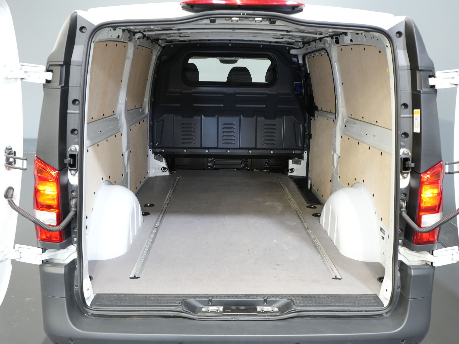 Mercedes-Benz Vito Bestelbus 116 CDI Aut. L2 BPM VRIJ! Carplay/ Stoelverw./ 270Gr. Deuren/ Cruise/ Airco/ Navi/ Camera/ PDC 14