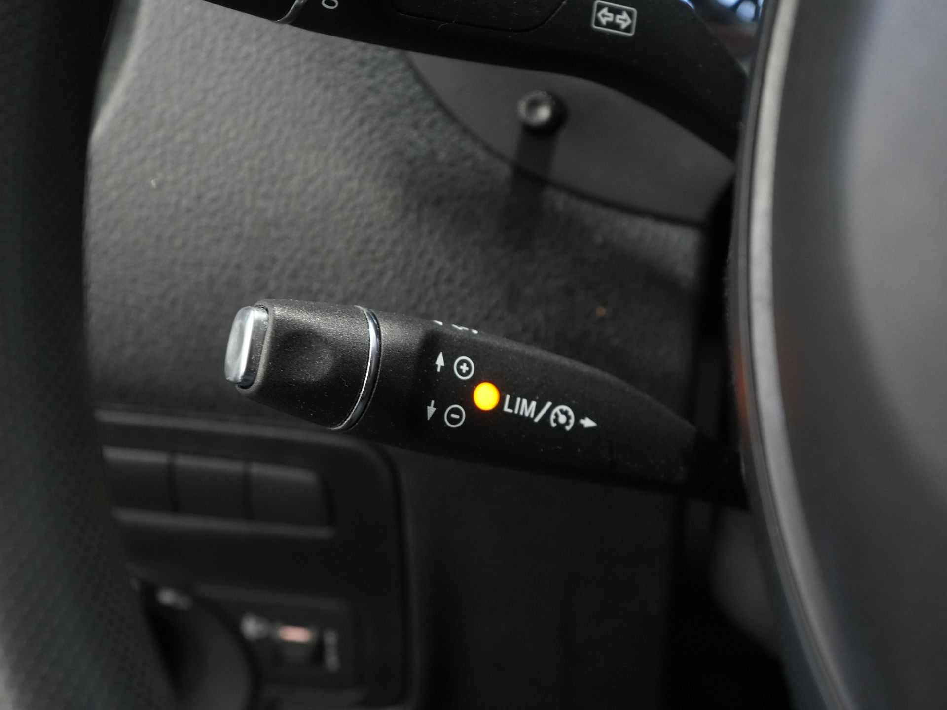 Mercedes-Benz Vito Bestelbus 116 CDI Aut. L2 BPM VRIJ! Carplay/ Stoelverw./ 270Gr. Deuren/ Cruise/ Airco/ Navi/ Camera/ PDC 17