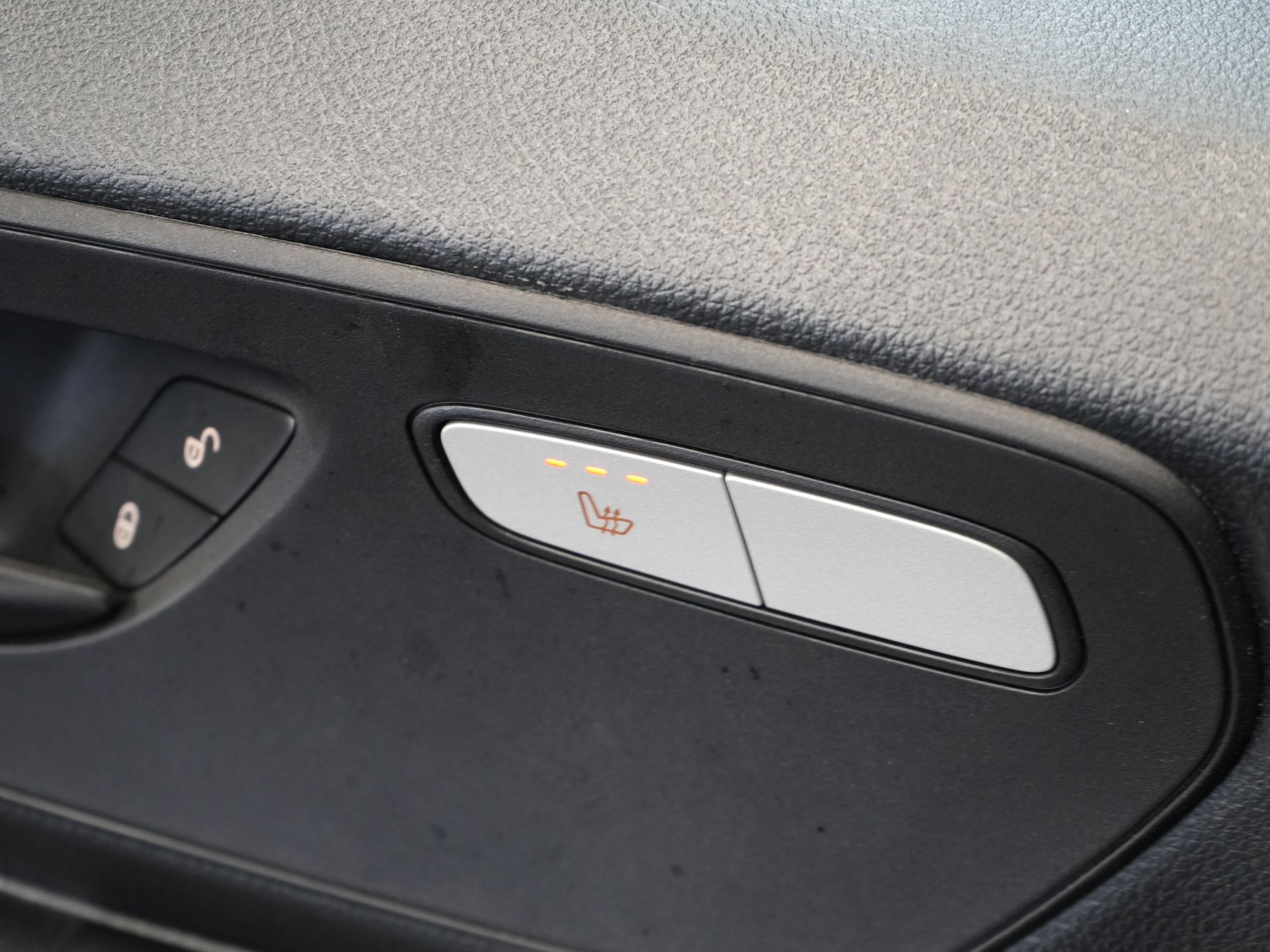 Mercedes-Benz Vito Bestelbus 116 CDI Aut. L2 BPM VRIJ! Carplay/ Stoelverw./ 270Gr. Deuren/ Cruise/ Airco/ Navi/ Camera/ PDC 18