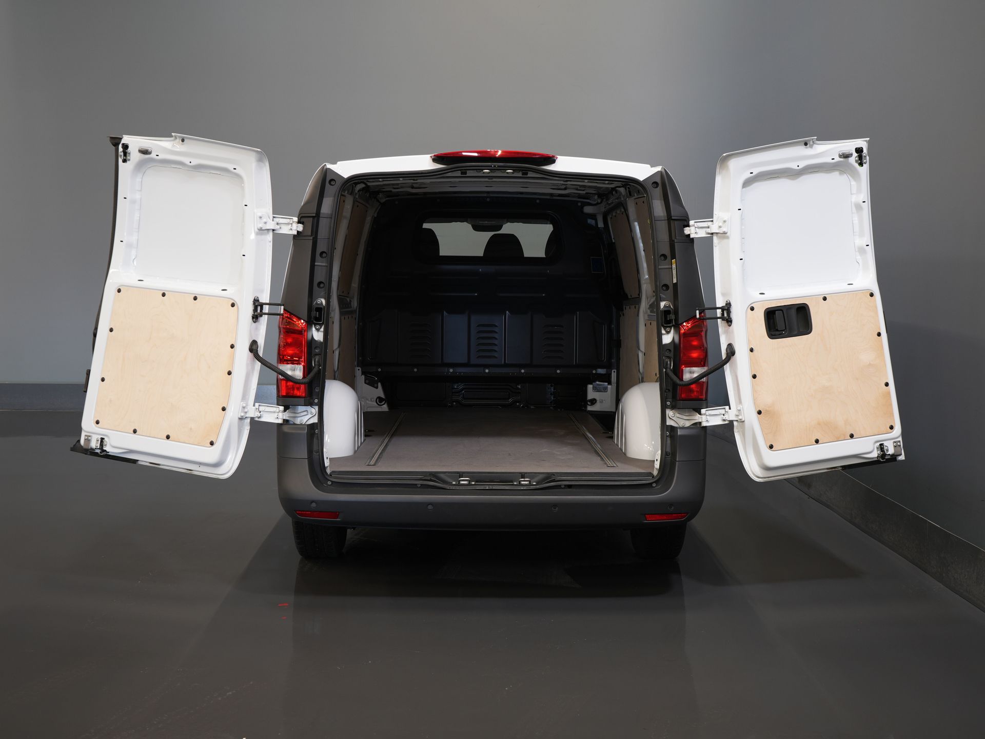 Mercedes-Benz Vito Bestelbus 116 CDI Aut. L2 BPM VRIJ! Carplay/ Stoelverw./ 270Gr. Deuren/ Cruise/ Airco/ Navi/ Camera/ PDC 4