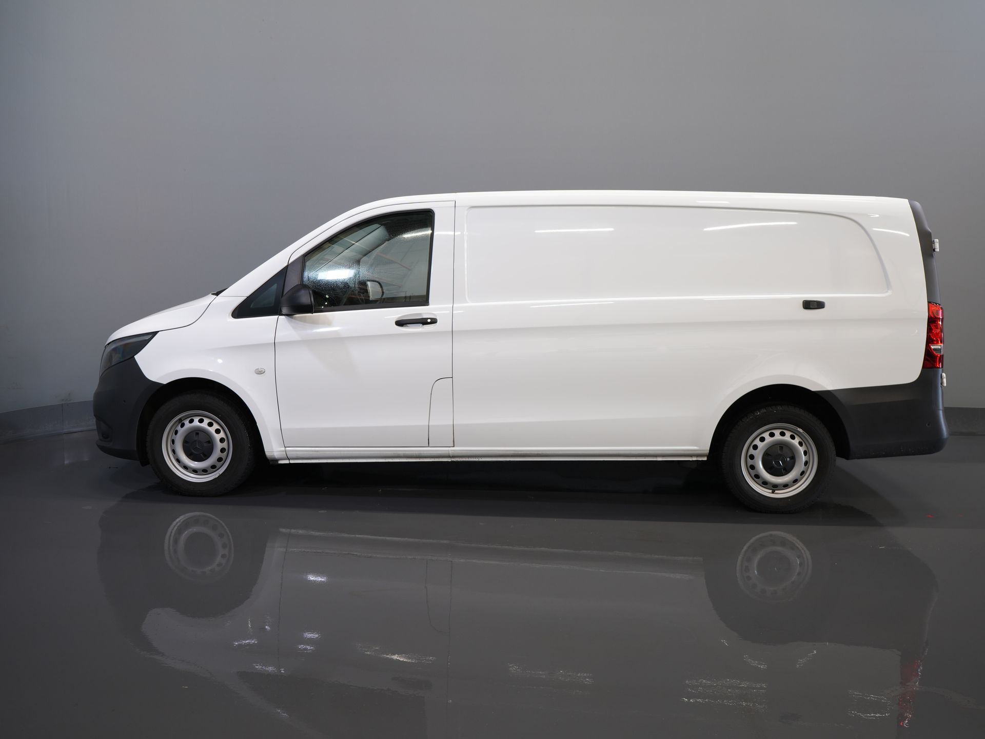 Mercedes-Benz Vito Bestelbus 116 CDI Aut. L2 BPM VRIJ! Carplay/ Stoelverw./ 270Gr. Deuren/ Cruise/ Airco/ Navi/ Camera/ PDC 9
