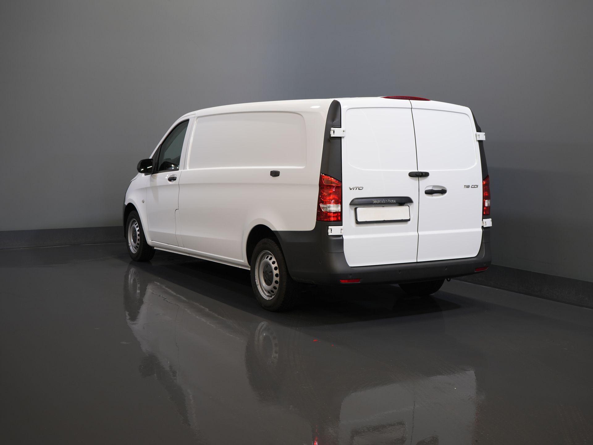 Mercedes-Benz Vito Bestelbus 116 CDI Aut. L2 BPM VRIJ! Carplay/ Stoelverw./ 270gr deuren/ Cruise/ Airco/ Navi/ Camera/ PDC 1