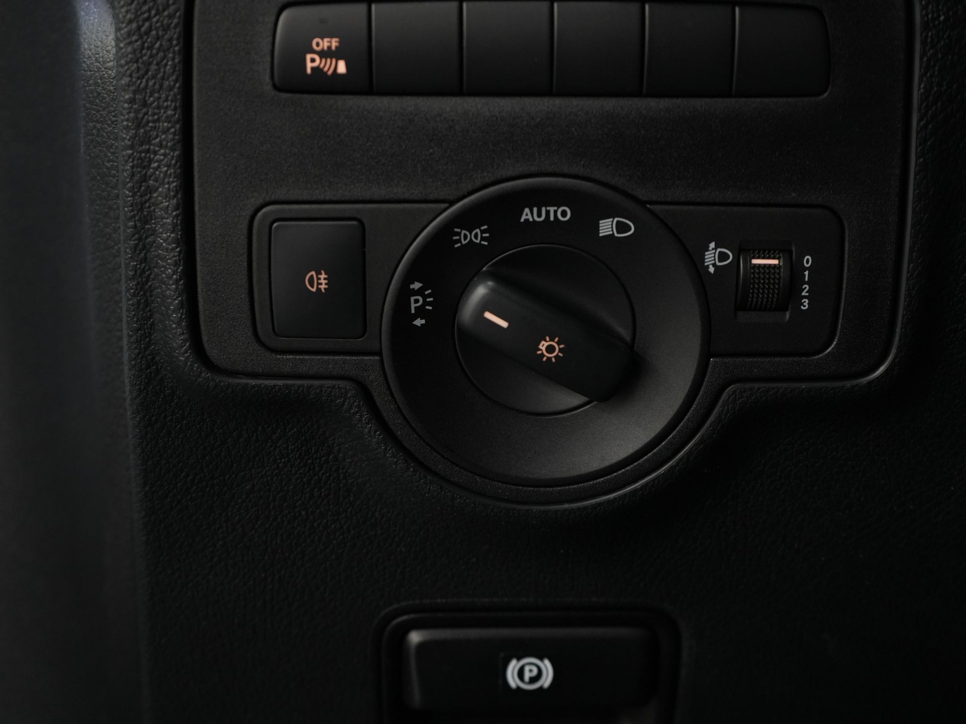 Mercedes-Benz Vito Bestelbus 116 CDI Aut. L2 BPM VRIJ! Carplay/ Stoelverw./ 270gr deuren/ Cruise/ Airco/ Navi/ Camera/ PDC 16