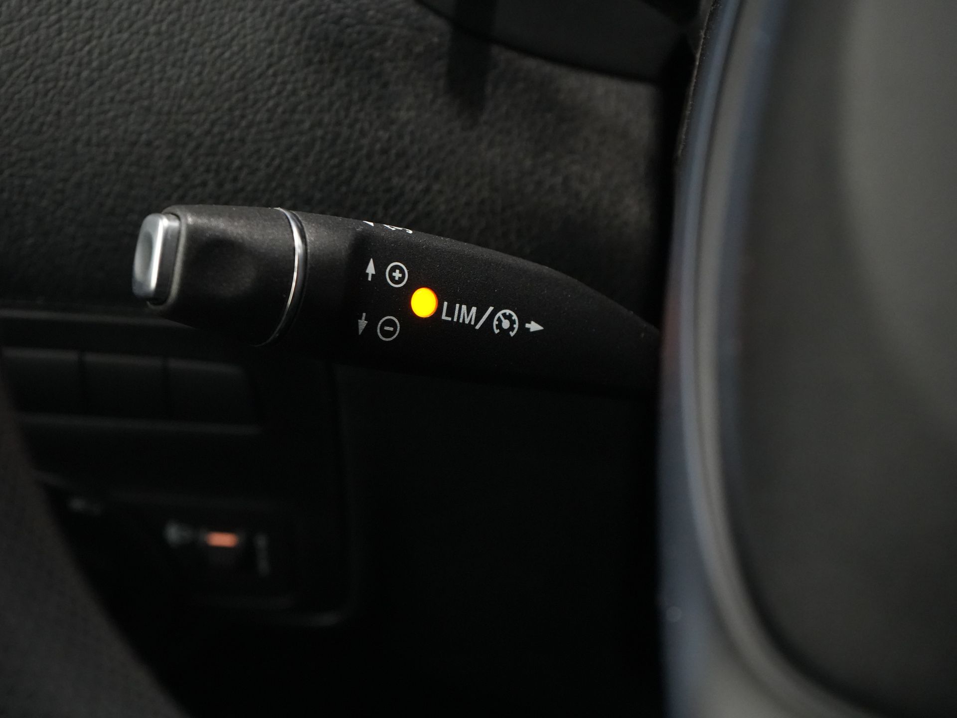 Mercedes-Benz Vito Bestelbus 116 CDI Aut. L2 BPM VRIJ! Carplay/ Stoelverw./ 270gr deuren/ Cruise/ Airco/ Navi/ Camera/ PDC 18