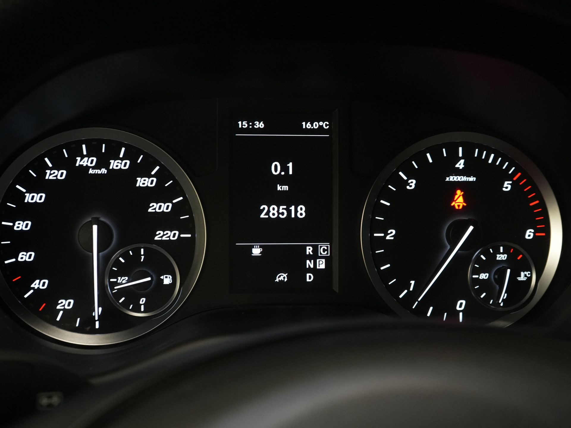 Mercedes-Benz Vito Bestelbus 116 CDI Aut. L2 BPM VRIJ! Carplay/ Stoelverw./ 270gr deuren/ Cruise/ Airco/ Navi/ Camera/ PDC 20