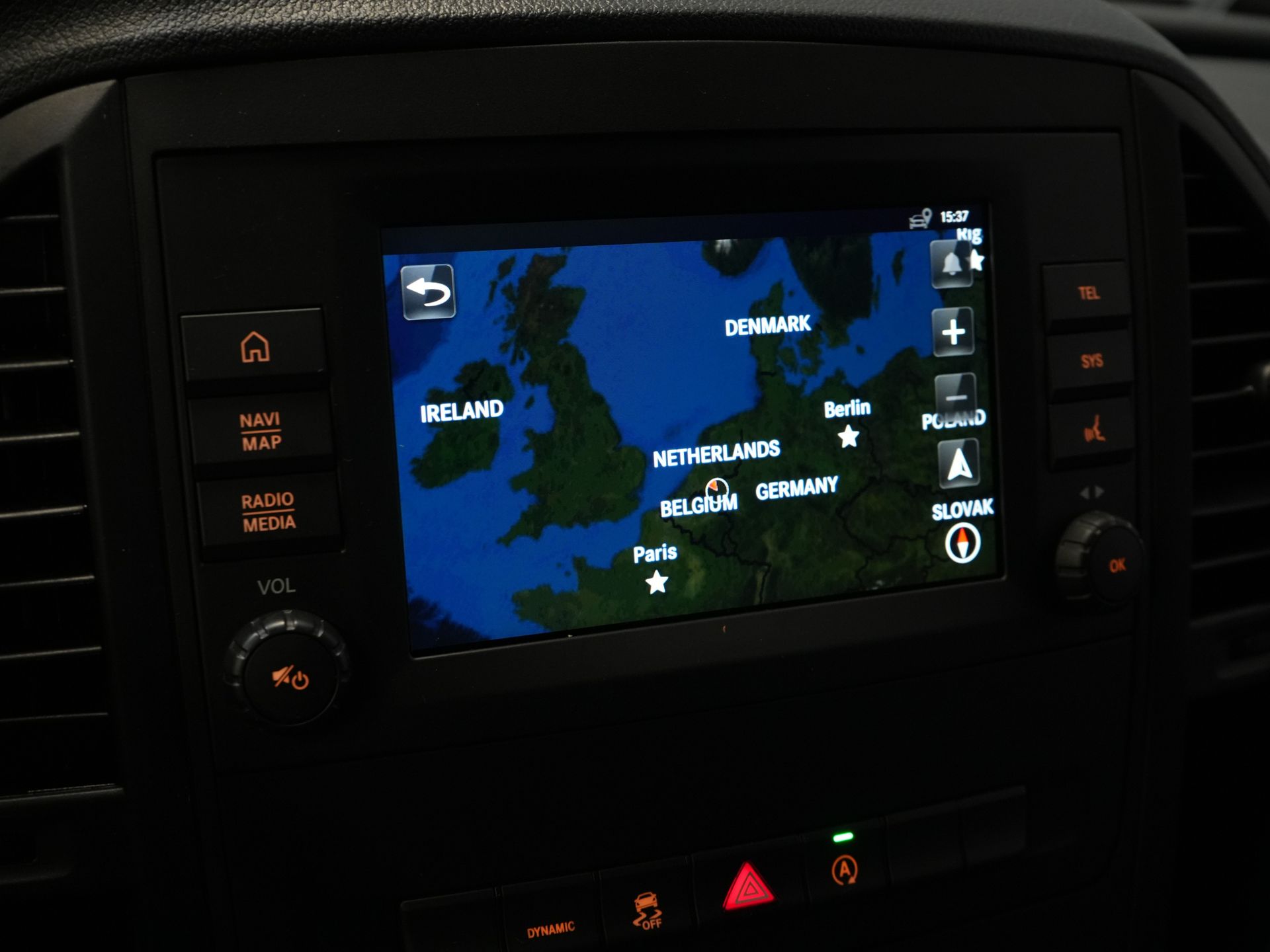 Mercedes-Benz Vito Bestelbus 116 CDI Aut. L2 BPM VRIJ! Carplay/ Stoelverw./ 270gr deuren/ Cruise/ Airco/ Navi/ Camera/ PDC 23