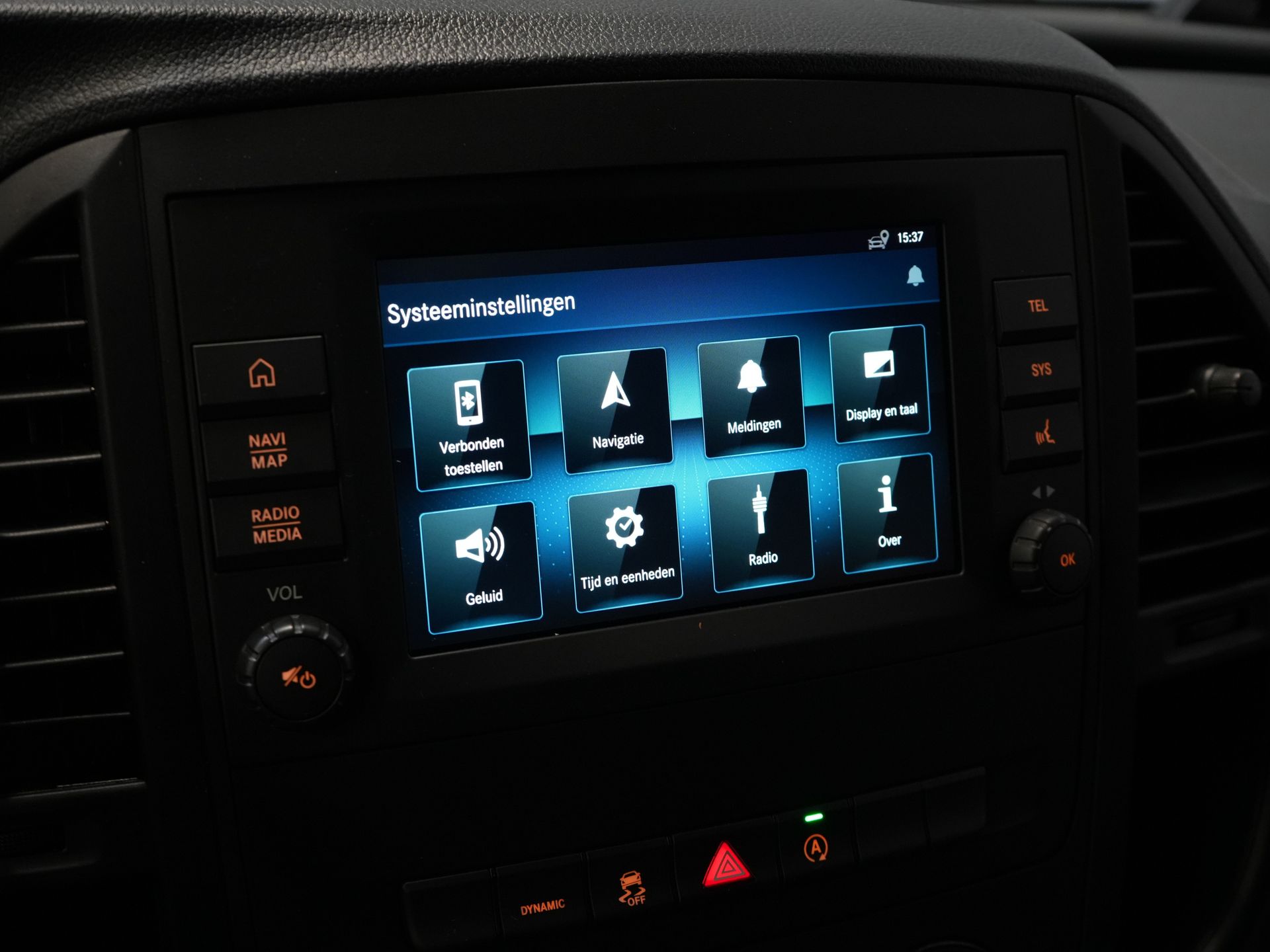 Mercedes-Benz Vito Bestelbus 116 CDI Aut. L2 BPM VRIJ! Carplay/ Stoelverw./ 270gr deuren/ Cruise/ Airco/ Navi/ Camera/ PDC 24