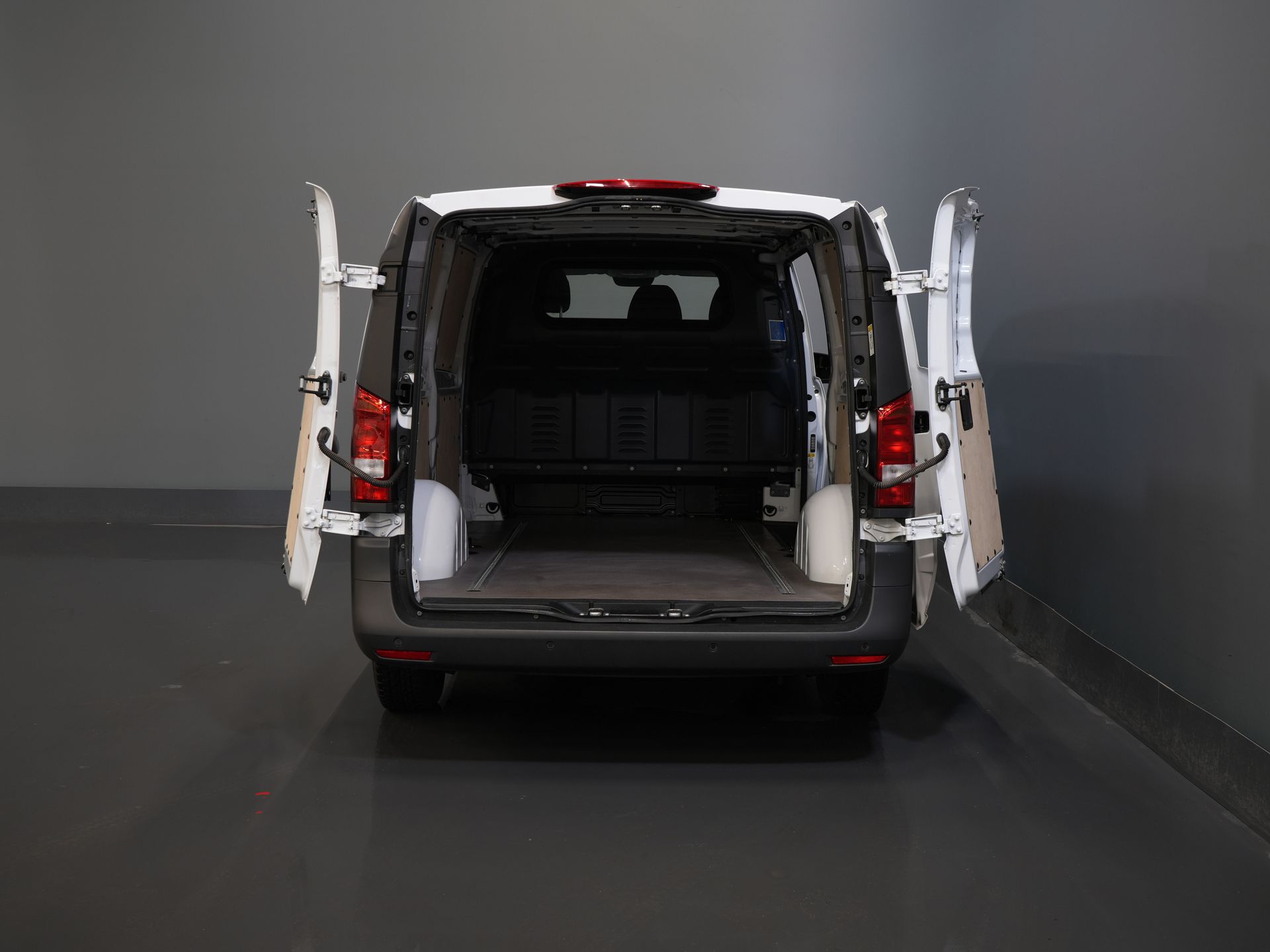 Mercedes-Benz Vito Bestelbus 116 CDI Aut. L2 BPM VRIJ! Carplay/ Stoelverw./ 270gr deuren/ Cruise/ Airco/ Navi/ Camera/ PDC 4