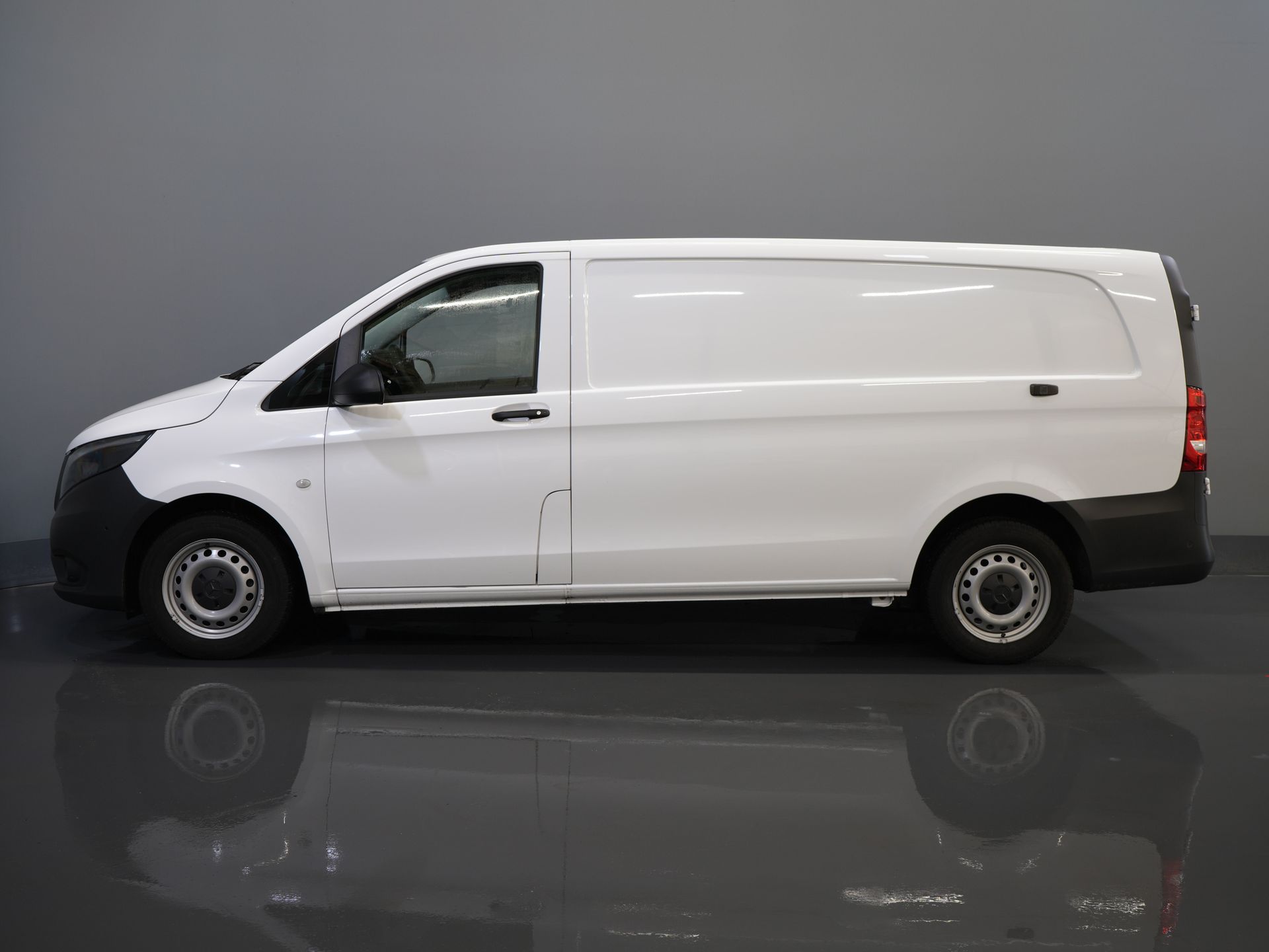 Mercedes-Benz Vito Bestelbus 116 CDI Aut. L2 BPM VRIJ! Carplay/ Stoelverw./ 270gr deuren/ Cruise/ Airco/ Navi/ Camera/ PDC 9