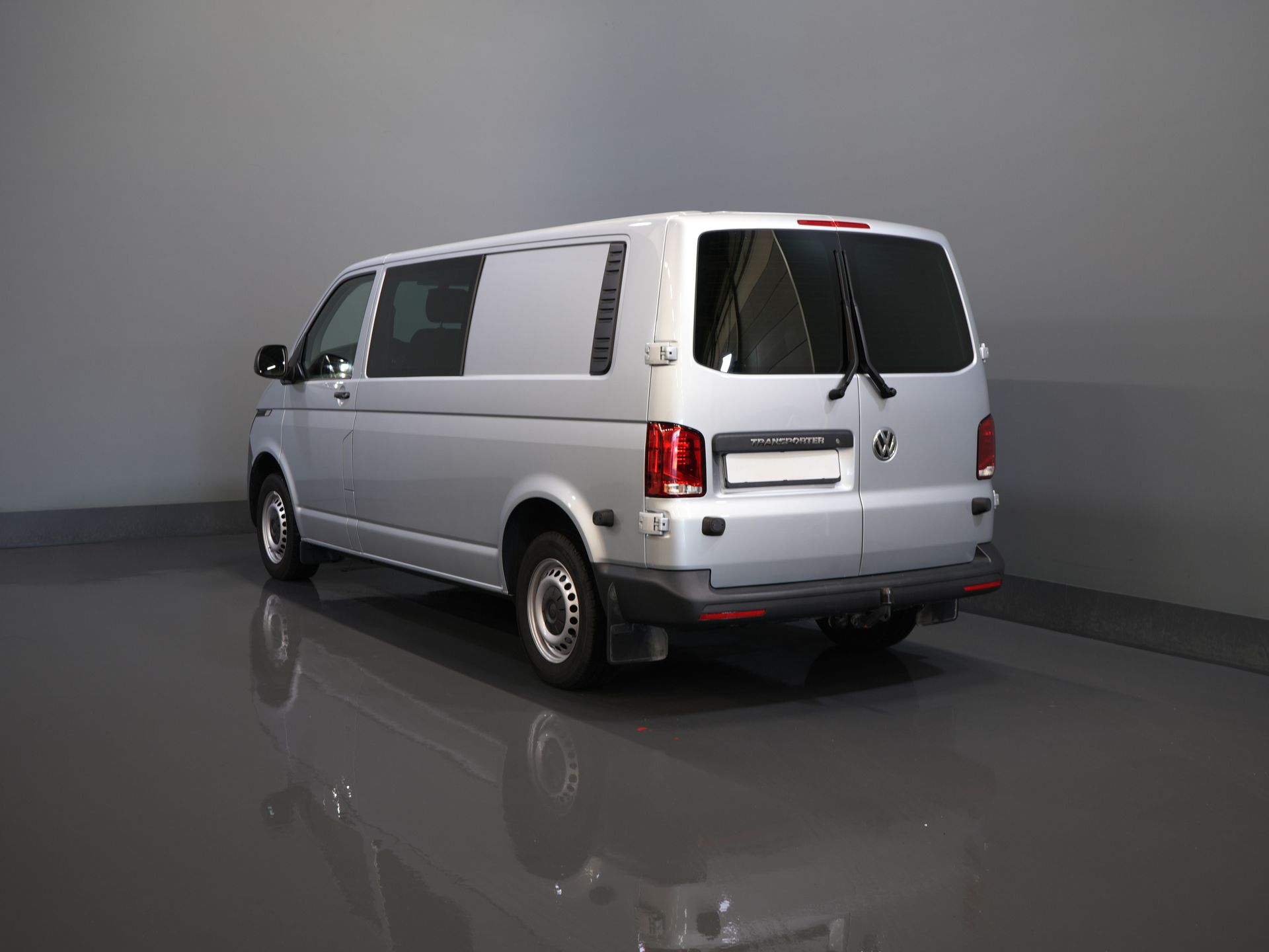 Volkswagen Transporter Bestelbus T6.1 2.0 TDI 150 pk DSG Aut. L2 DC BPM VRIJ! Dubbel Cabine 6 Pers./ Lage KM!/ Adapt.Cruise/ Navi/ Carplay/ Trekhaak 1