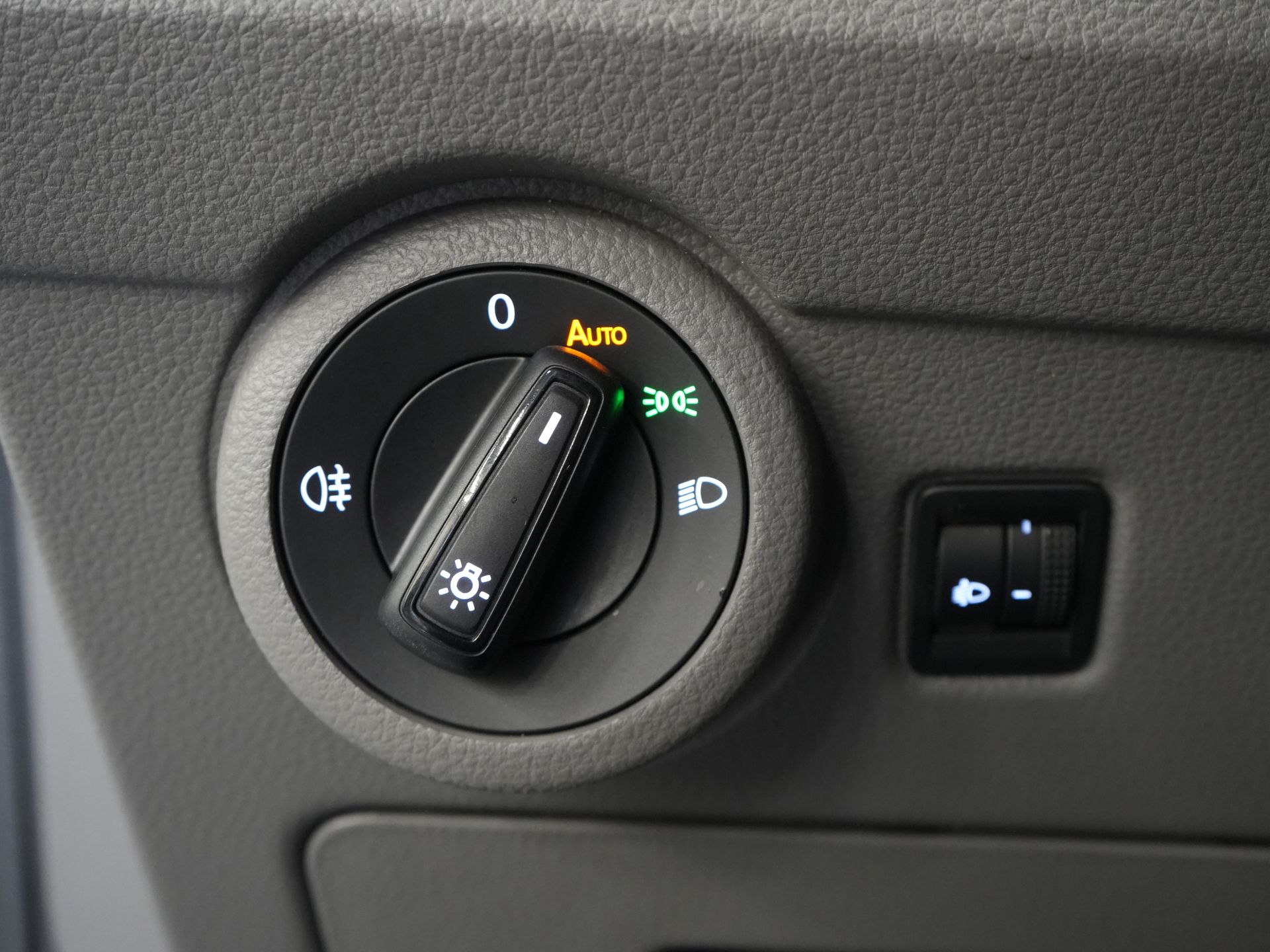 Volkswagen Transporter Bestelbus T6.1 2.0 TDI 150 pk DSG Aut. L2 DC BPM VRIJ! Dubbel Cabine 6 Pers./ Lage KM!/ Adapt.Cruise/ Navi/ Carplay/ Trekhaak 17