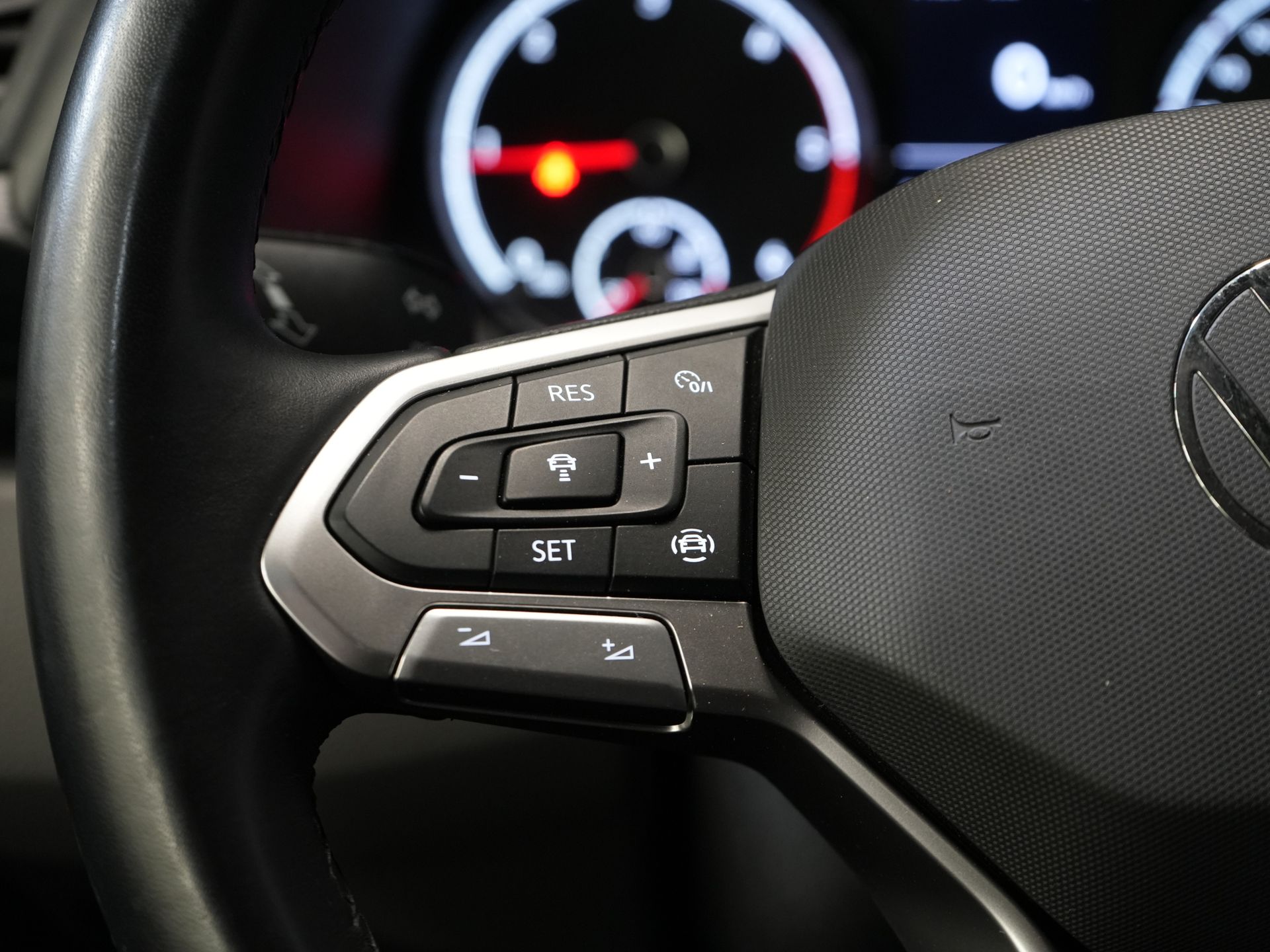 Volkswagen Transporter Bestelbus T6.1 2.0 TDI 150 pk DSG Aut. L2 DC BPM VRIJ! Dubbel Cabine 6 Pers./ Lage KM!/ Adapt.Cruise/ Navi/ Carplay/ Trekhaak 18