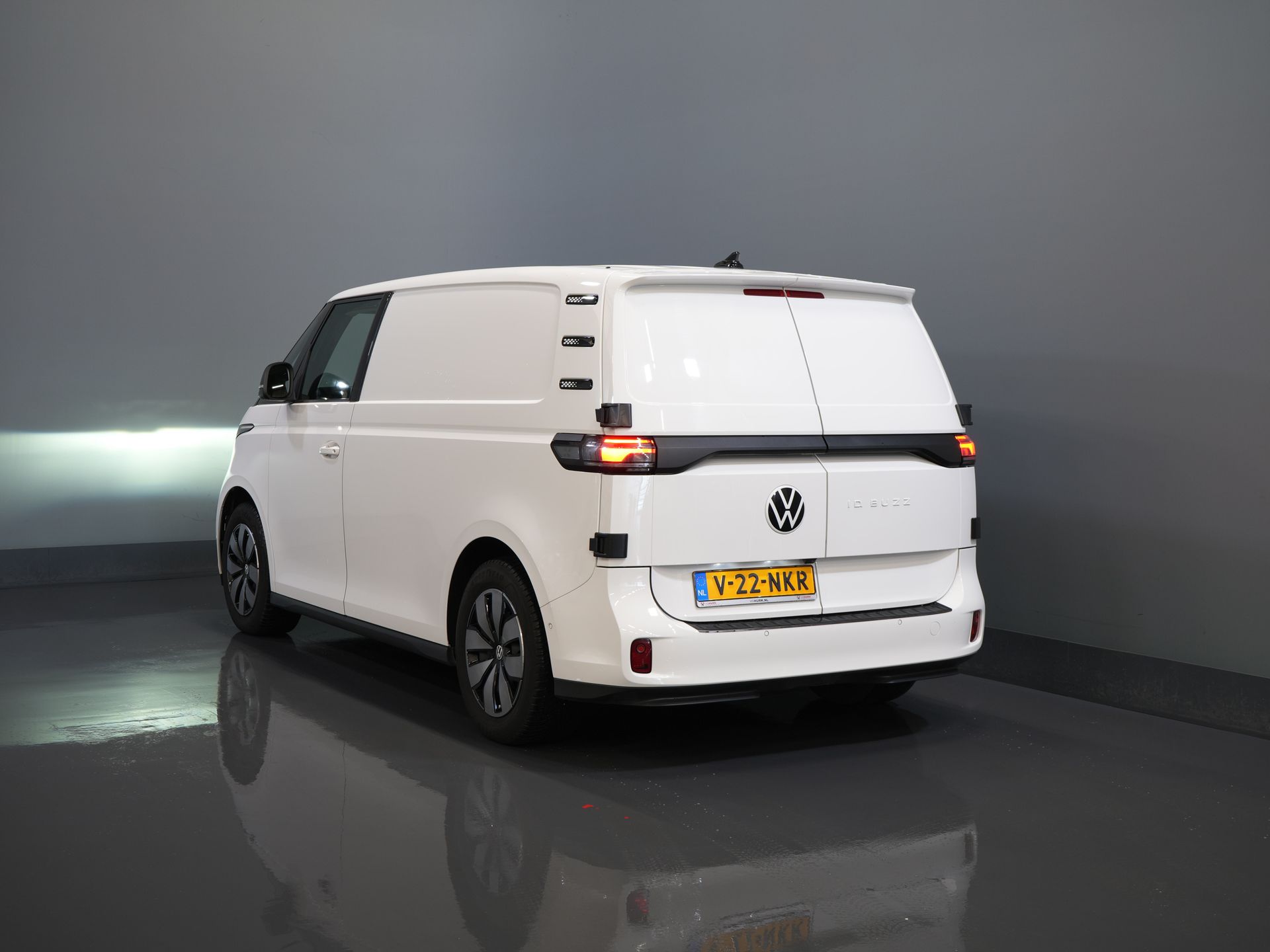 Volkswagen ID. Buzz Bestelbus Cargo 77 kWh 423km WLTP LED/ Climate/ Carplay/ Adapt. Cruise/ Stoelverw./ Camera/ PDC 1