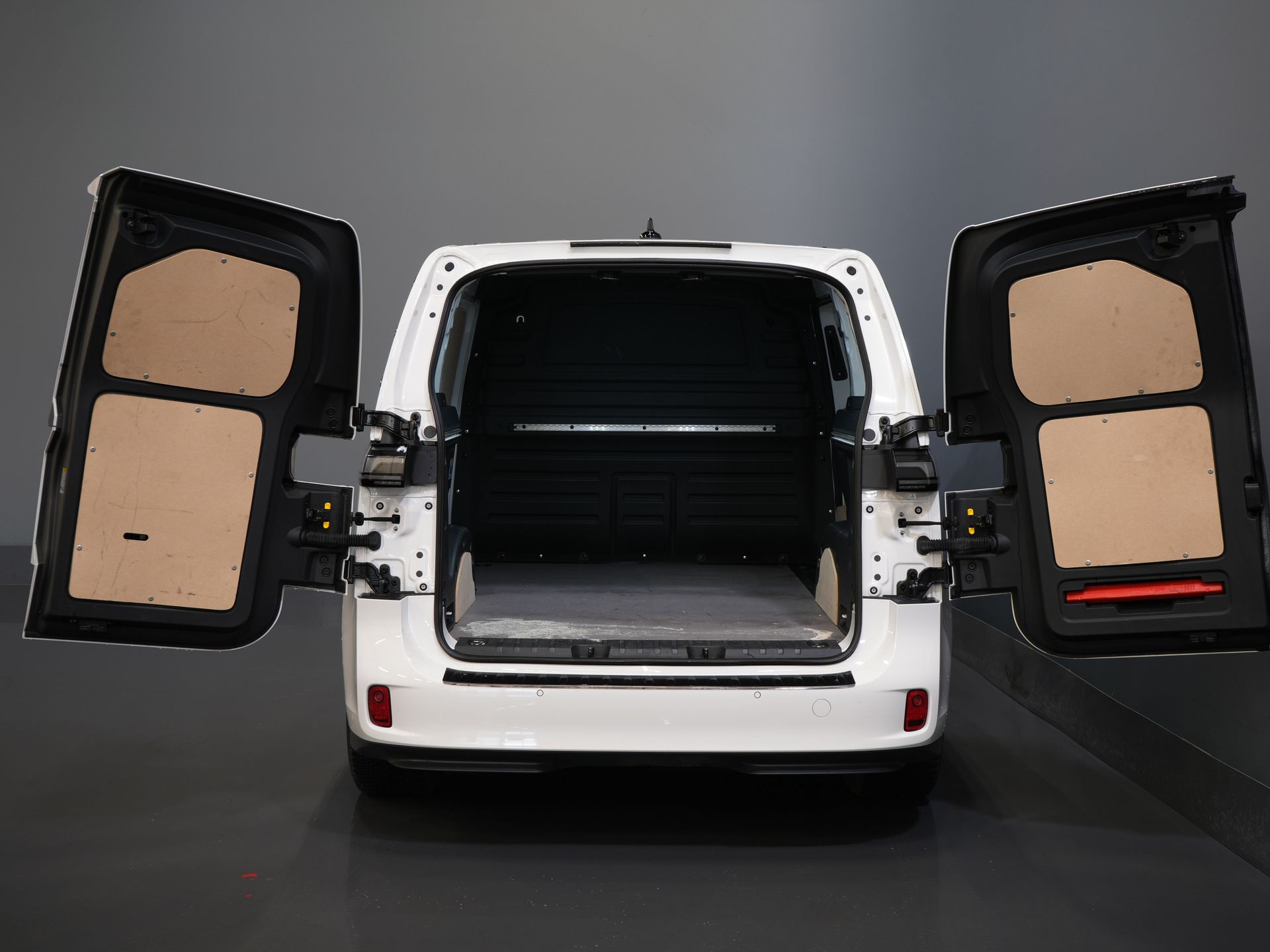 Volkswagen ID. Buzz Bestelbus Cargo 77 kWh 423km WLTP LED/ Climate/ Carplay/ Adapt. Cruise/ Stoelverw./ Camera/ PDC 4