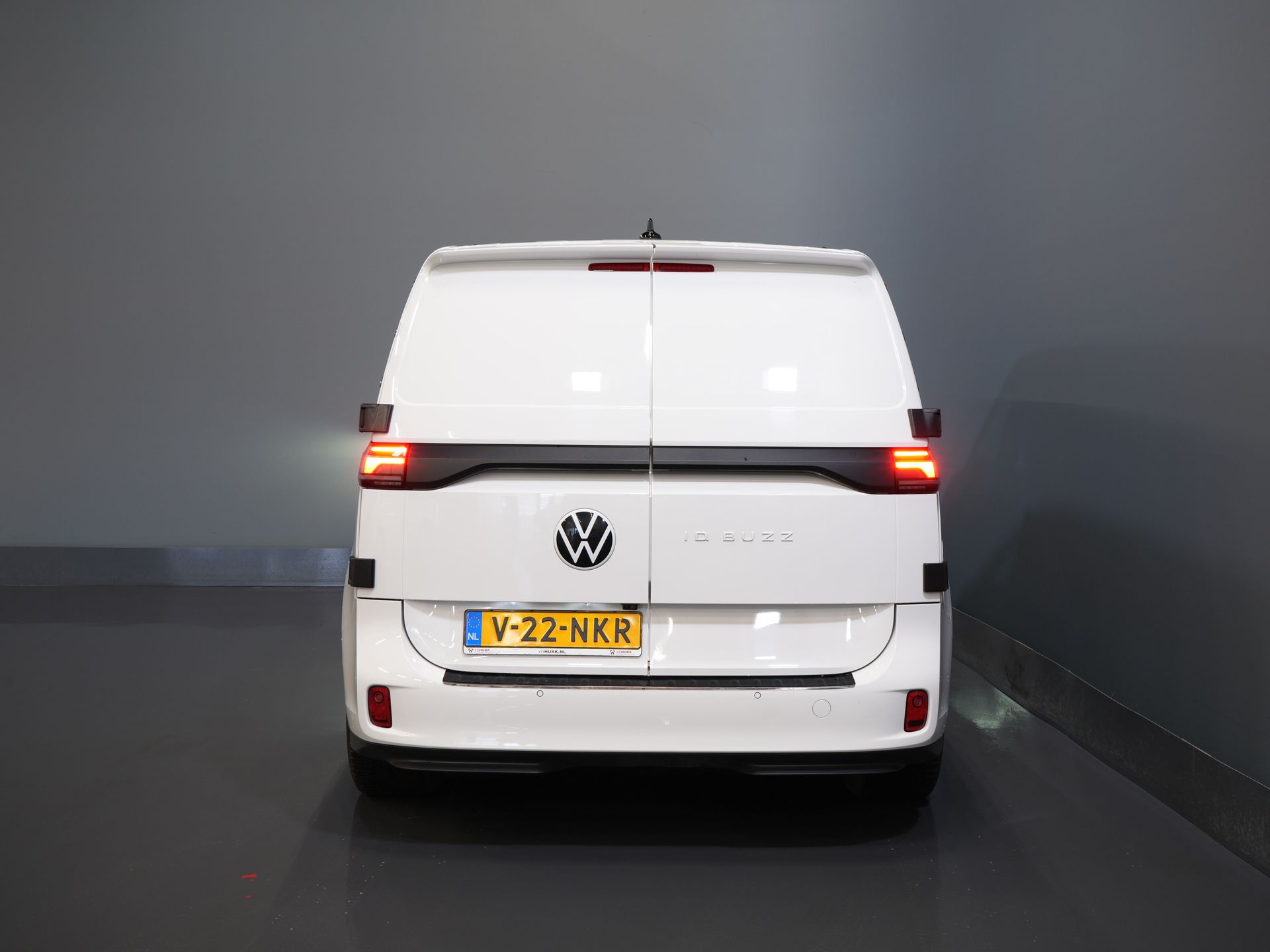 Volkswagen ID. Buzz Bestelbus Cargo 77 kWh 423km WLTP LED/ Climate/ Carplay/ Adapt. Cruise/ Stoelverw./ Camera/ PDC 5