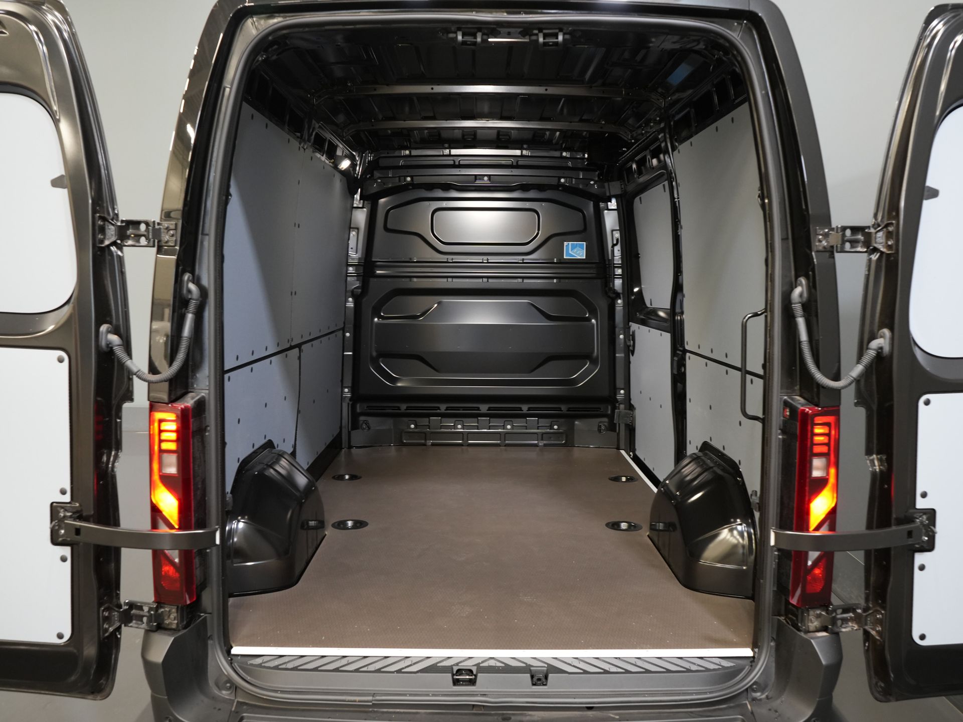 Renault Master Bestelbus T35 2.0 dCi 130 pk L2H2 Advance BPM VRIJ! LED/ 2.5t Trekverm./ Stoelverw./ Navi/ Carplay/ Camera/ Climate/ PDC/ Cruise/ Trekhaak 14