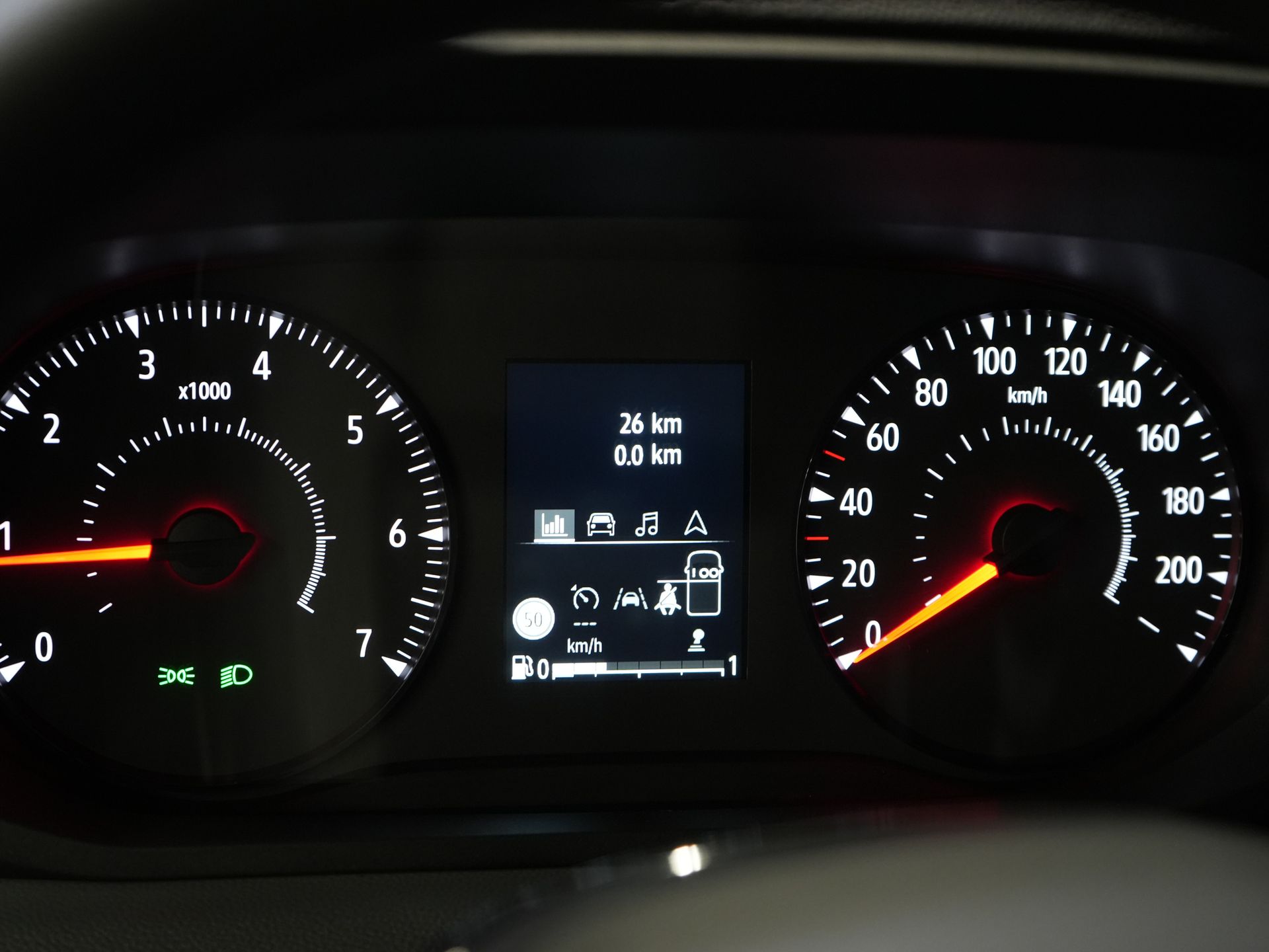 Renault Master Bestelbus T35 2.0 dCi 130 pk L2H2 Advance BPM VRIJ! LED/ 2.5t Trekverm./ Stoelverw./ Navi/ Carplay/ Camera/ Climate/ PDC/ Cruise/ Trekhaak 20