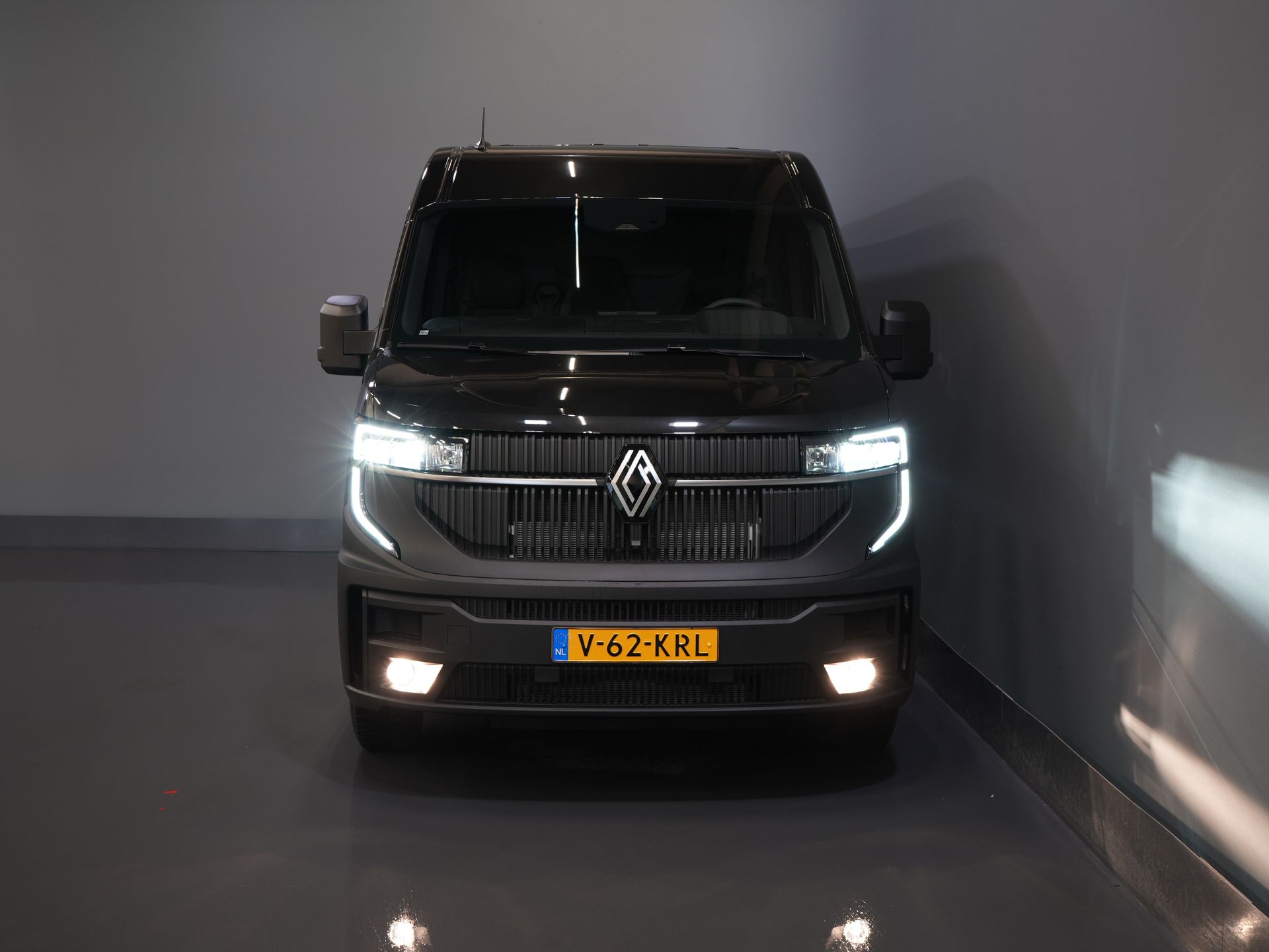 Renault Master Bestelbus T35 2.0 dCi 130 pk L2H2 Advance BPM VRIJ! LED/ 2.5t Trekverm./ Stoelverw./ Navi/ Carplay/ Camera/ Climate/ PDC/ Cruise/ Trekhaak 6