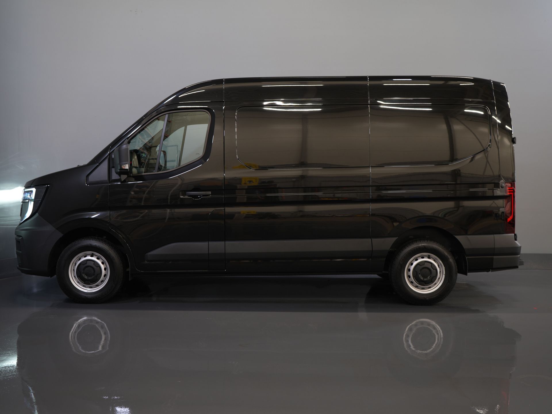 Renault Master Bestelbus T35 2.0 dCi 130 pk L2H2 Advance BPM VRIJ! LED/ 2.5t Trekverm./ Stoelverw./ Navi/ Carplay/ Camera/ Climate/ PDC/ Cruise/ Trekhaak 9