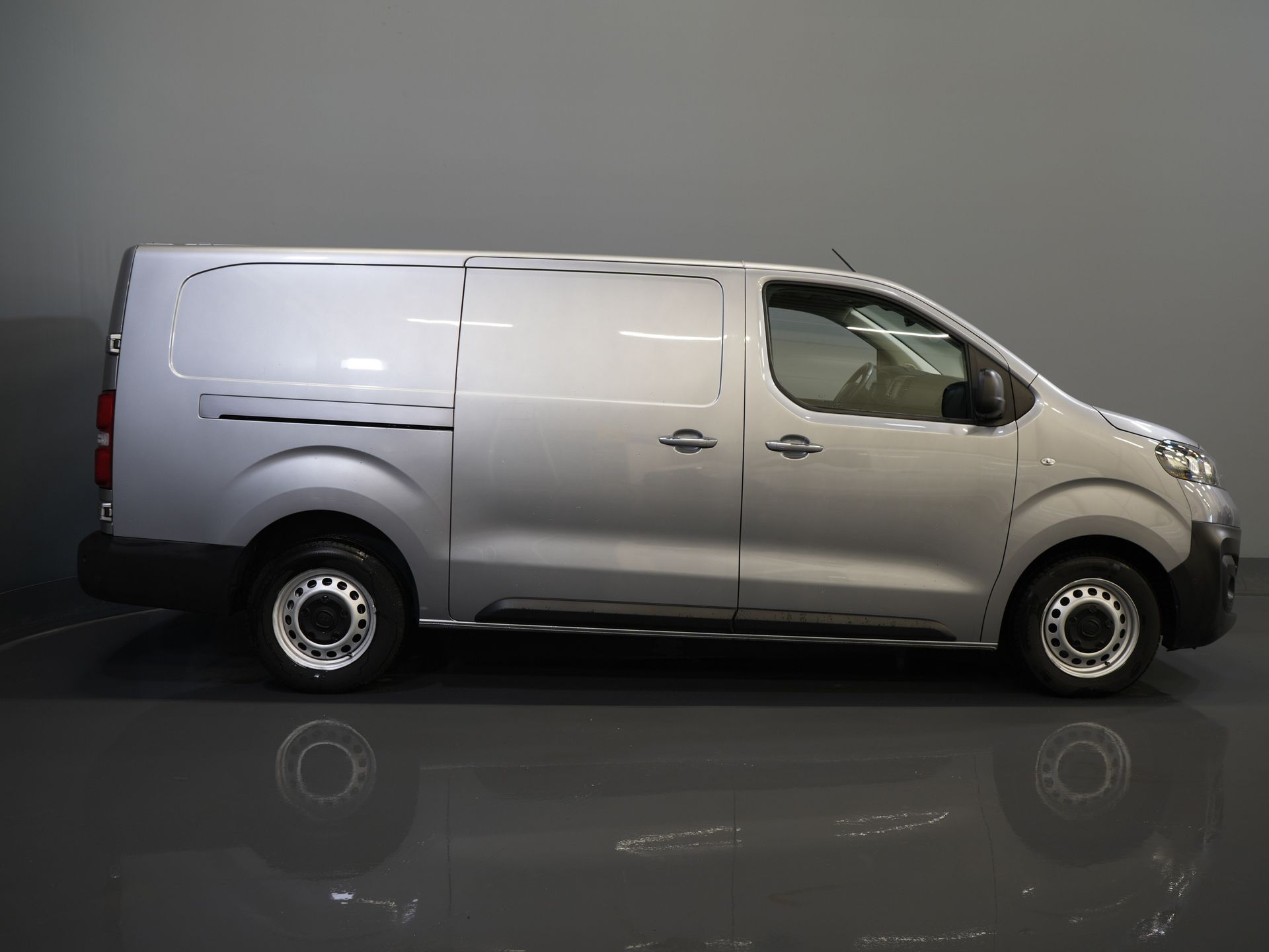Peugeot Expert Bestelbus (Fiat Scudo) 2.0 MJ 145 pk L3 BPM VRIJ! Adapt.Cruise/ Climate/ Keyless/ Carplay/ Camera/ PDC 10
