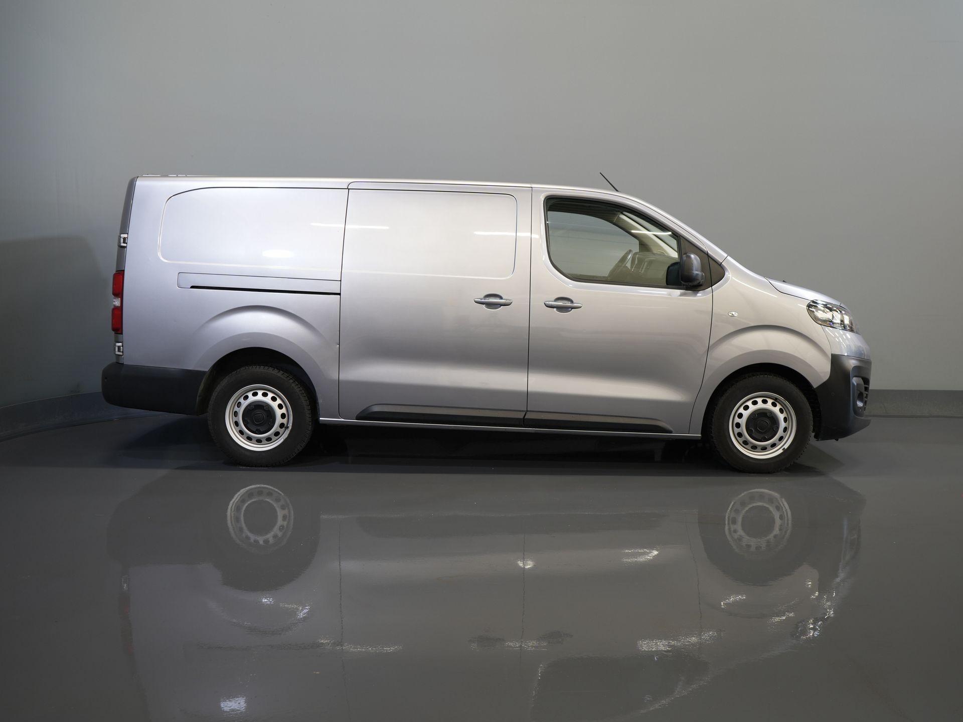 Opel Vivaro Bestelbus (Fiat Scudo) 2.0 MJ 145 pk L3 BPM VRIJ! Adapt.Cruise/ Climate/ Keyless/ Carplay/ Camera/ PDC 10