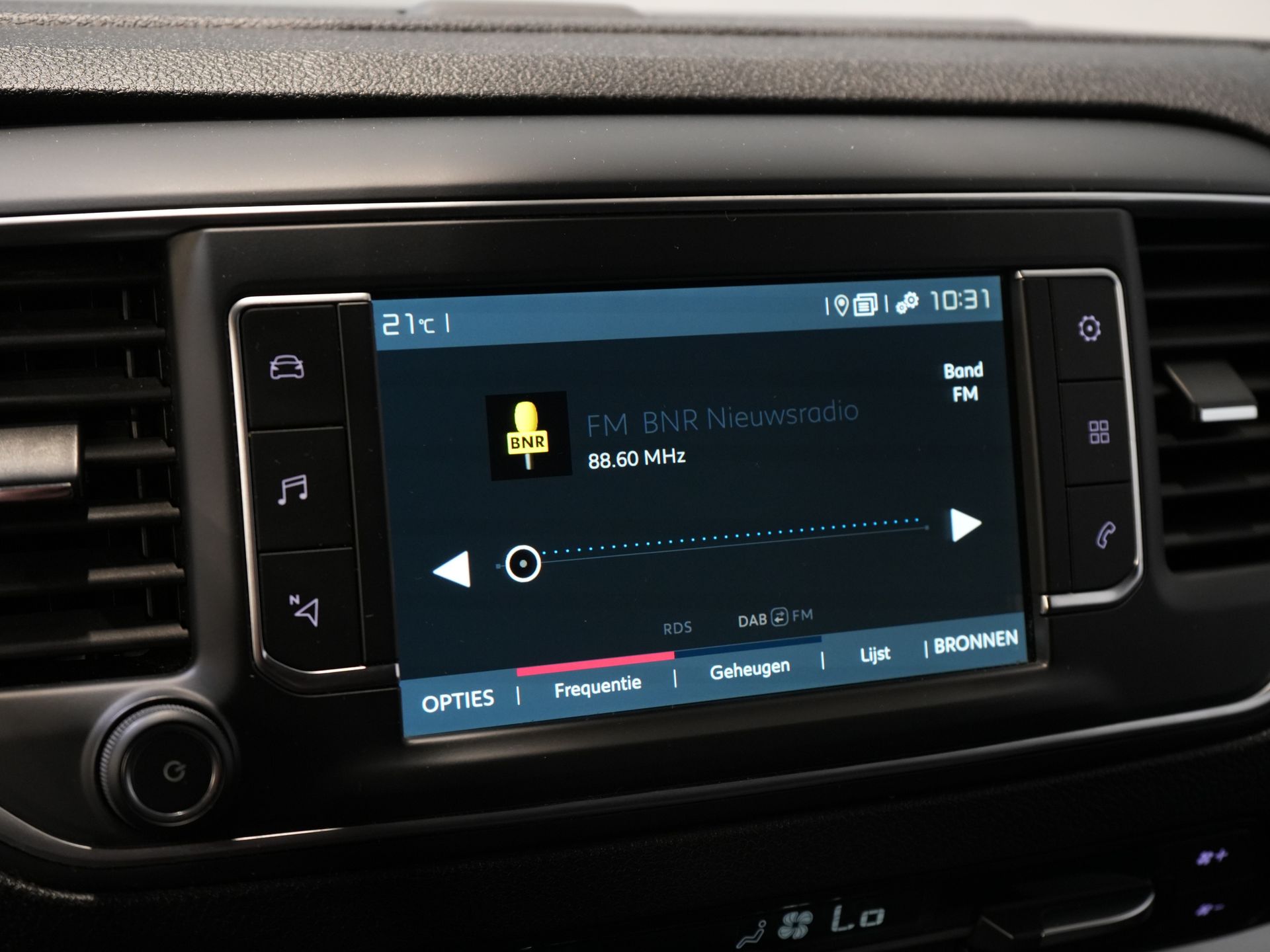 Opel Vivaro Bestelbus (Fiat Scudo) 2.0 MJ 145 pk L3 BPM VRIJ! Adapt.Cruise/ Climate/ Keyless/ Carplay/ Camera/ PDC 20