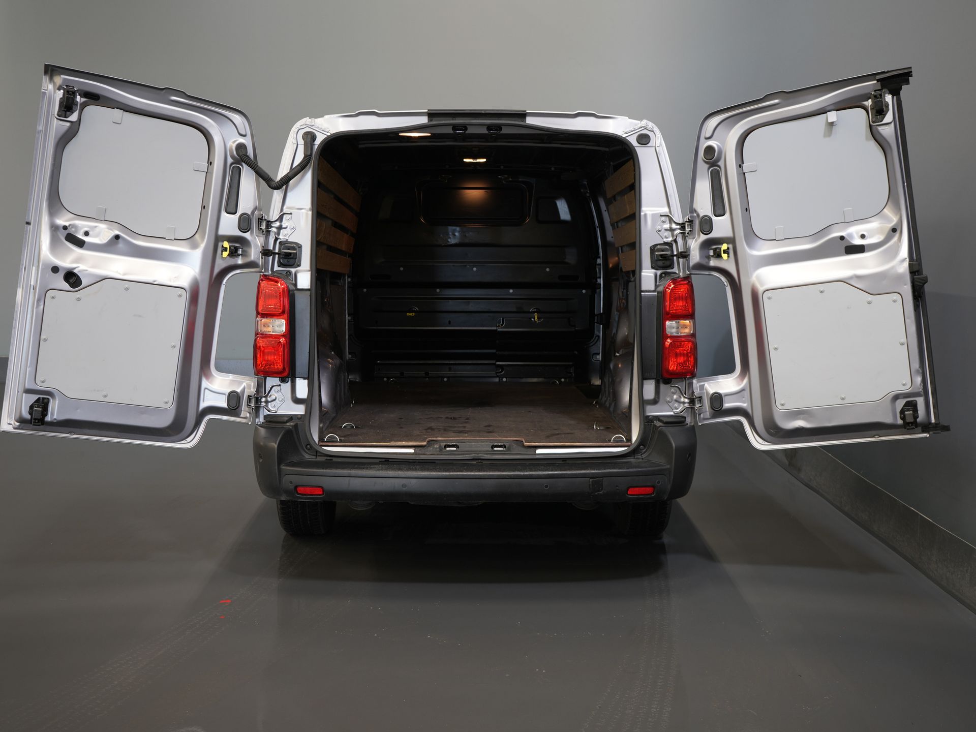 Opel Vivaro Bestelbus (Fiat Scudo) 2.0 MJ 145 pk L3 BPM VRIJ! Adapt.Cruise/ Climate/ Keyless/ Carplay/ Camera/ PDC 4