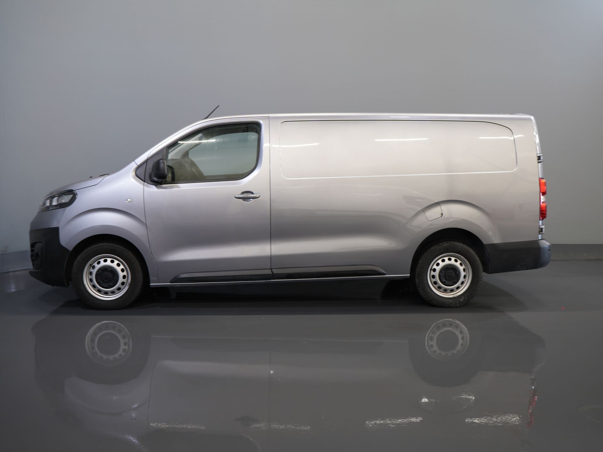 Opel Vivaro Bestelbus (Fiat Scudo) 2.0 MJ 145 pk L3 BPM VRIJ! Adapt.Cruise/ Climate/ Keyless/ Carplay/ Camera/ PDC 9