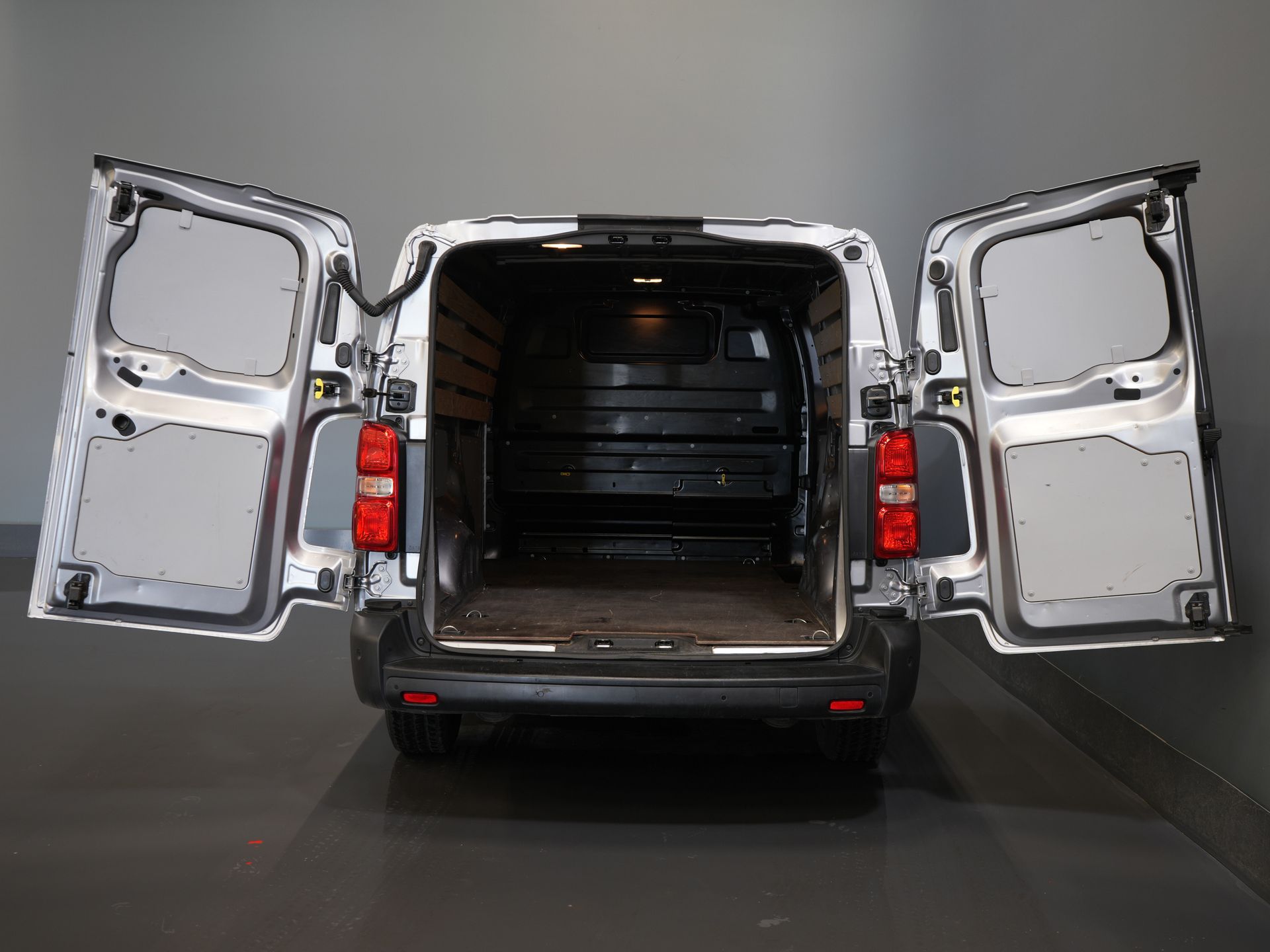 Toyota ProAce Worker Bestelbus (Fiat Scudo) 2.0 MJ 145 pk L3 BPM VRIJ! Adapt.Cruise/ Climate/ Keyless/ Carplay/ Camera/ PDC 4