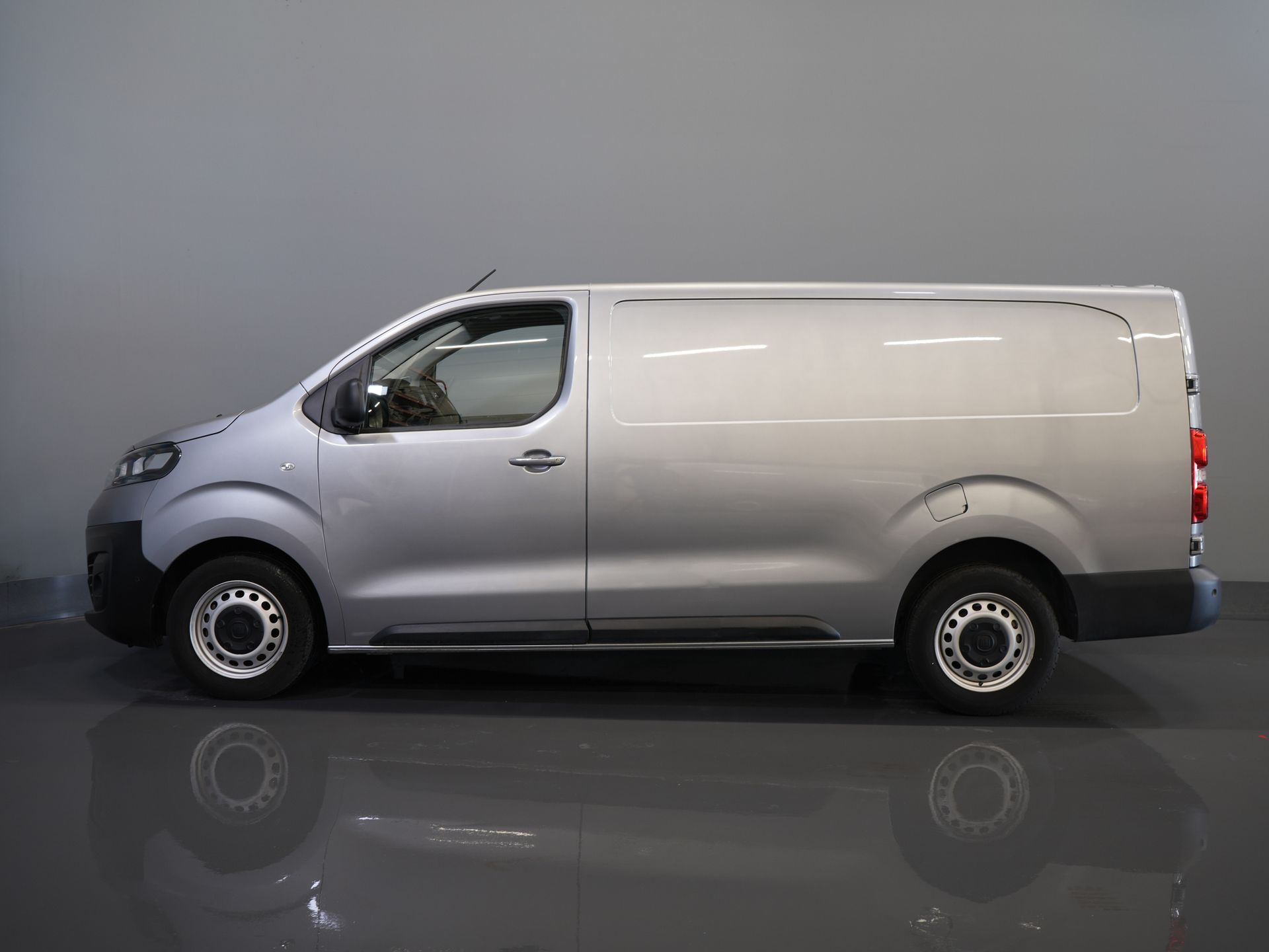 Toyota ProAce Worker Bestelbus (Fiat Scudo) 2.0 MJ 145 pk L3 BPM VRIJ! Adapt.Cruise/ Climate/ Keyless/ Carplay/ Camera/ PDC 9