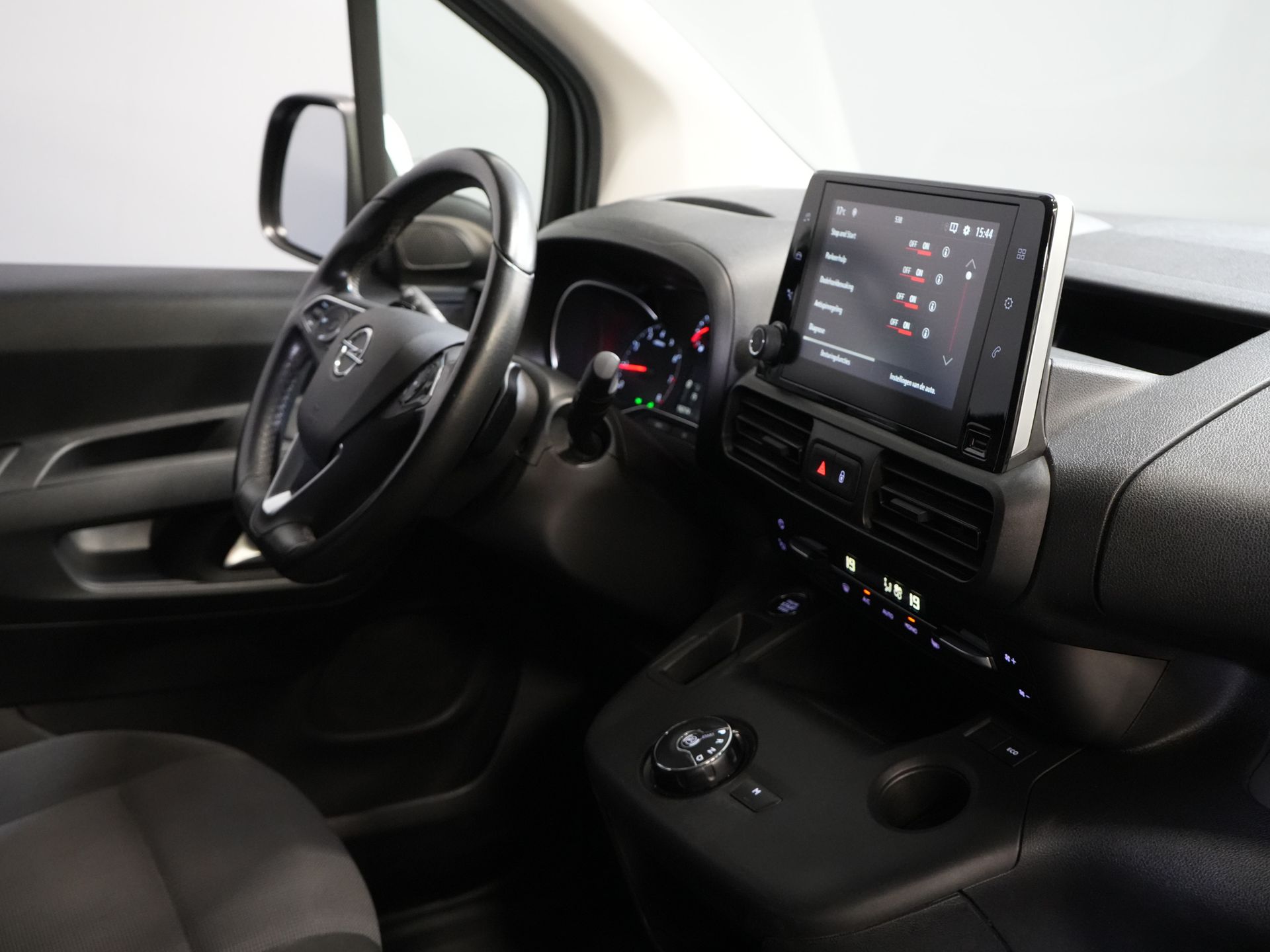 Opel Combo Bestelbus 1.5D 130 pk Aut. L2 BPM VRIJ! DB-Riem V.V/ NL Auto/ Carplay/ Climate/ LMV/ Camera/ PDC 2