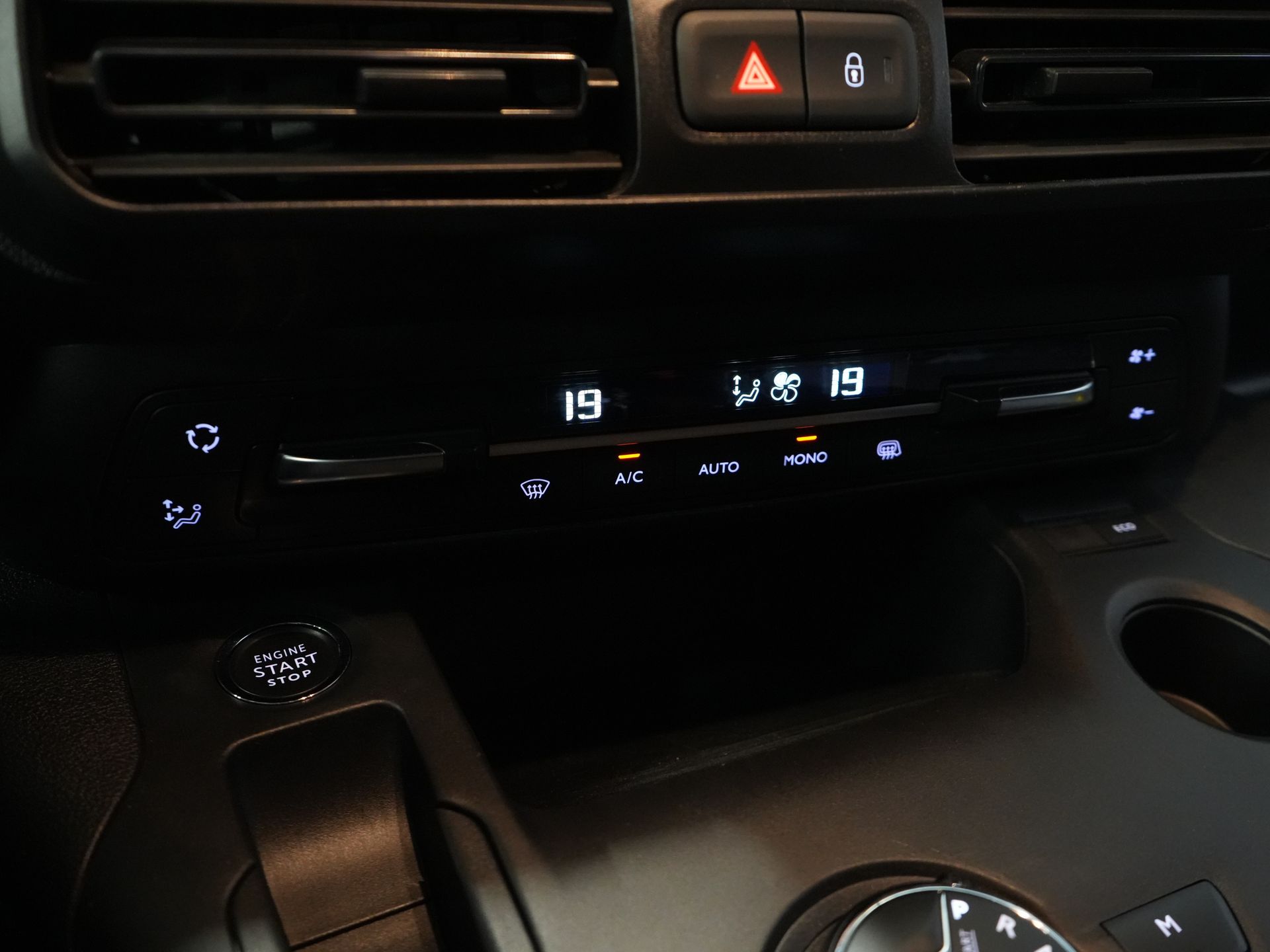 Opel Combo Bestelbus 1.5D 130 pk Aut. L2 BPM VRIJ! DB-Riem V.V/ NL Auto/ Carplay/ Climate/ LMV/ Camera/ PDC 20