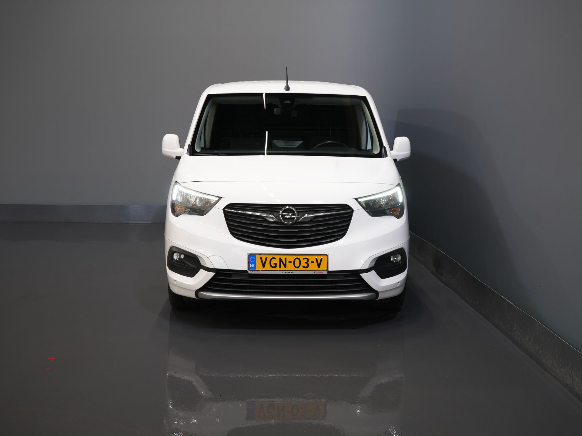 Opel Combo Bestelbus 1.5D 130 pk Aut. L2 BPM VRIJ! DB-Riem V.V/ NL Auto/ Carplay/ Climate/ LMV/ Camera/ PDC 6