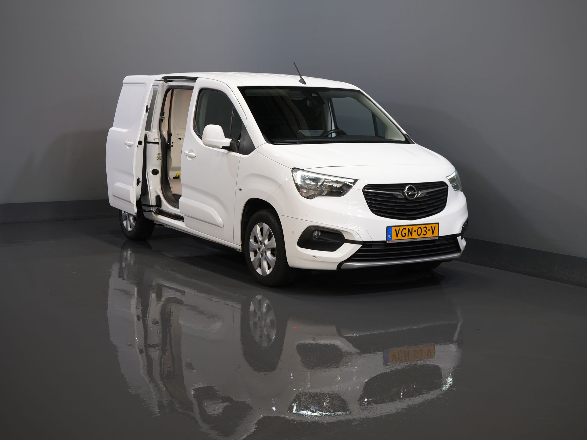 Opel Combo Bestelbus 1.5D 130 pk Aut. L2 BPM VRIJ! DB-Riem V.V/ NL Auto/ Carplay/ Climate/ LMV/ Camera/ PDC 8