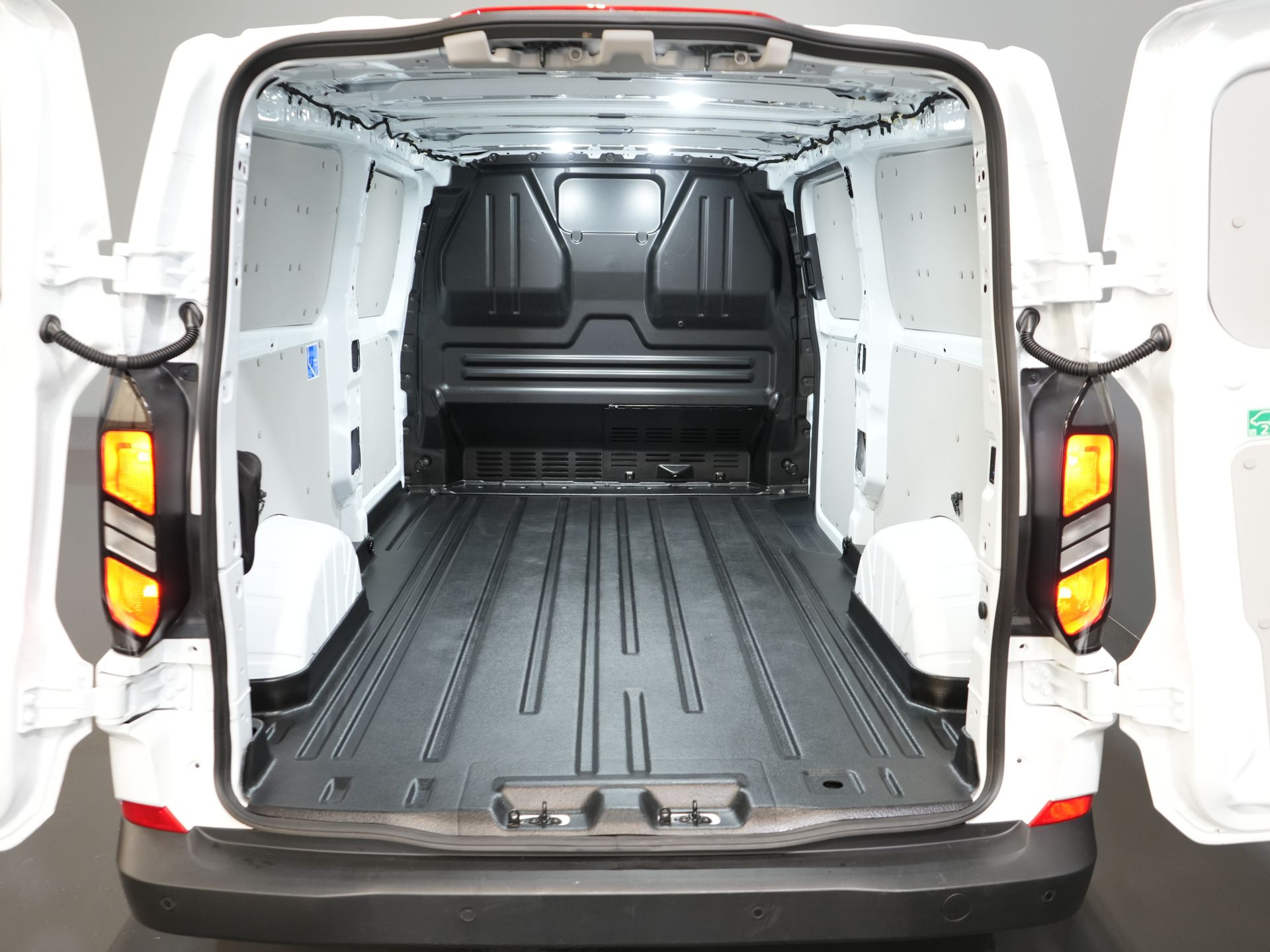 Ford Transit Custom Bestelbus 2.0 TDCI 136 pk Aut. L2 Trend BPM VRIJ! LED/ Carplay/ Camera/ Climate/ PDC/ Cruise 14