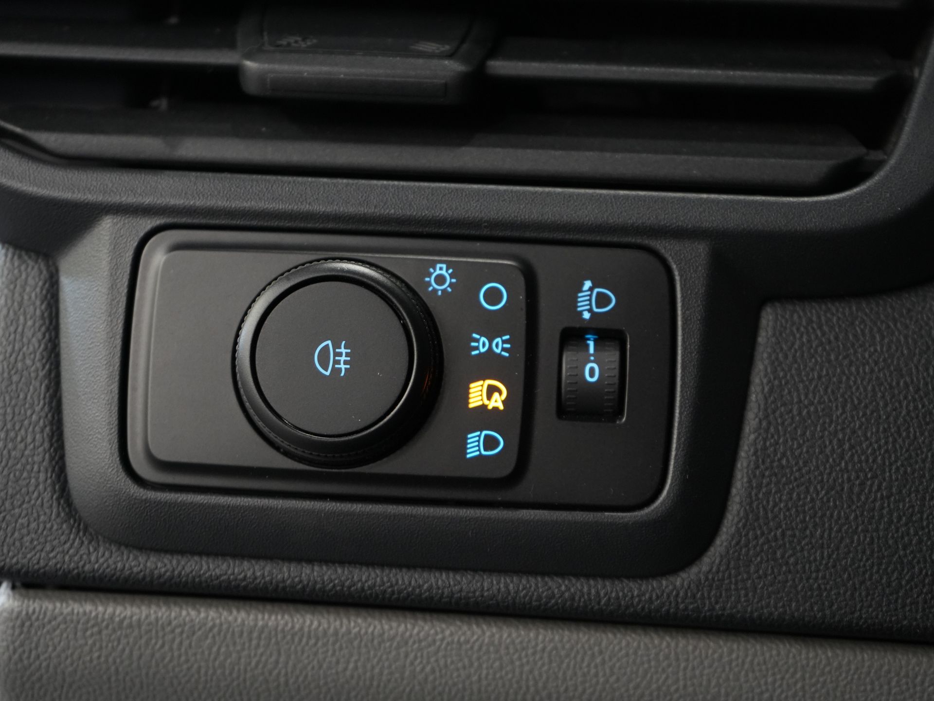 Ford Transit Custom Bestelbus 2.0 TDCI 136 pk Aut. L2 Trend BPM VRIJ! LED/ Carplay/ Camera/ Climate/ PDC/ Cruise 16