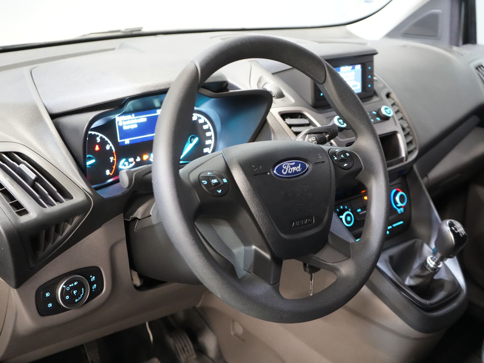 Ford Transit Connect Bestelbus 1.0 BENZINE 100 pk BPM VRIJ! Garantie t/m 06-2029 3 Pers./ Airco/ PDC/ DAB 13