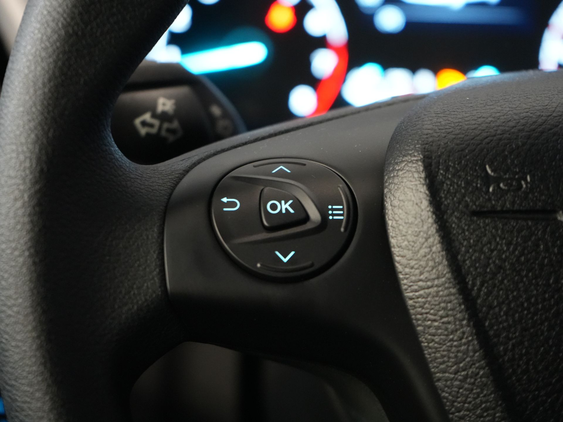 Ford Transit Connect Bestelbus 1.0 BENZINE 100 pk BPM VRIJ! Garantie t/m 06-2029 3 Pers./ Airco/ PDC/ DAB 16