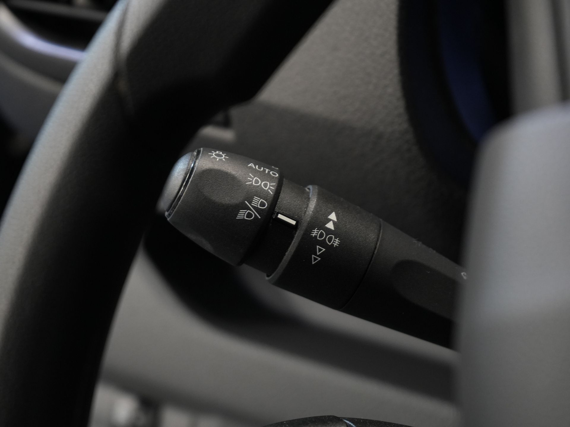 Peugeot Expert Bestelbus 2.0 HDI 145 pk BPM VRIJ! NL Auto/ 3 Pers./ 2.5t Trekverm./ Carplay/ Cruise/ Airco/ Camera/ Navi/ PDC 16