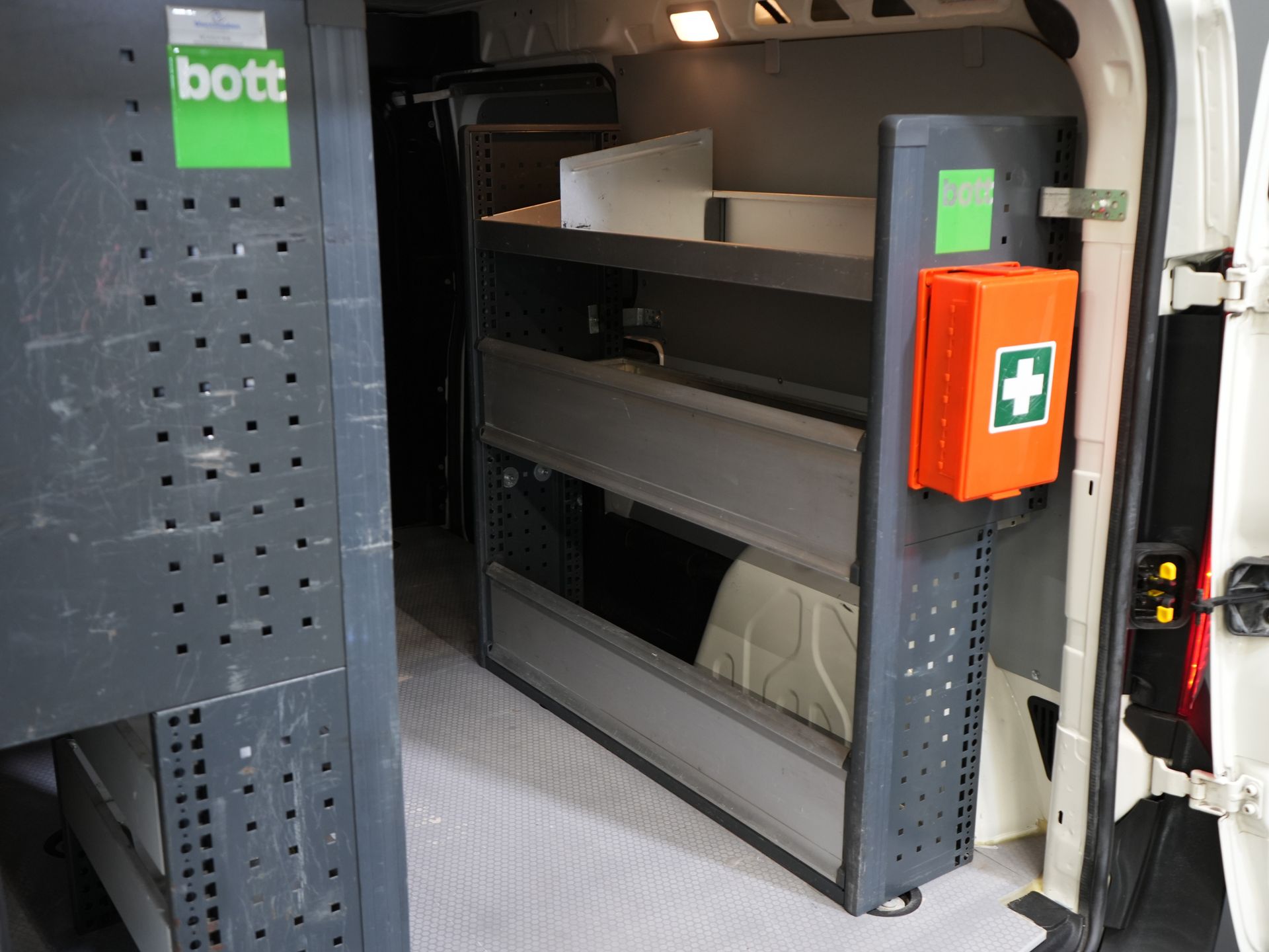 Opel Combo Bestelbus 1.3 CDTi 100 pk L2 MARGE BPM VRIJ! BOTT Inrichting/ Cruise/ PDC/ Airco/ Trekhaak 16