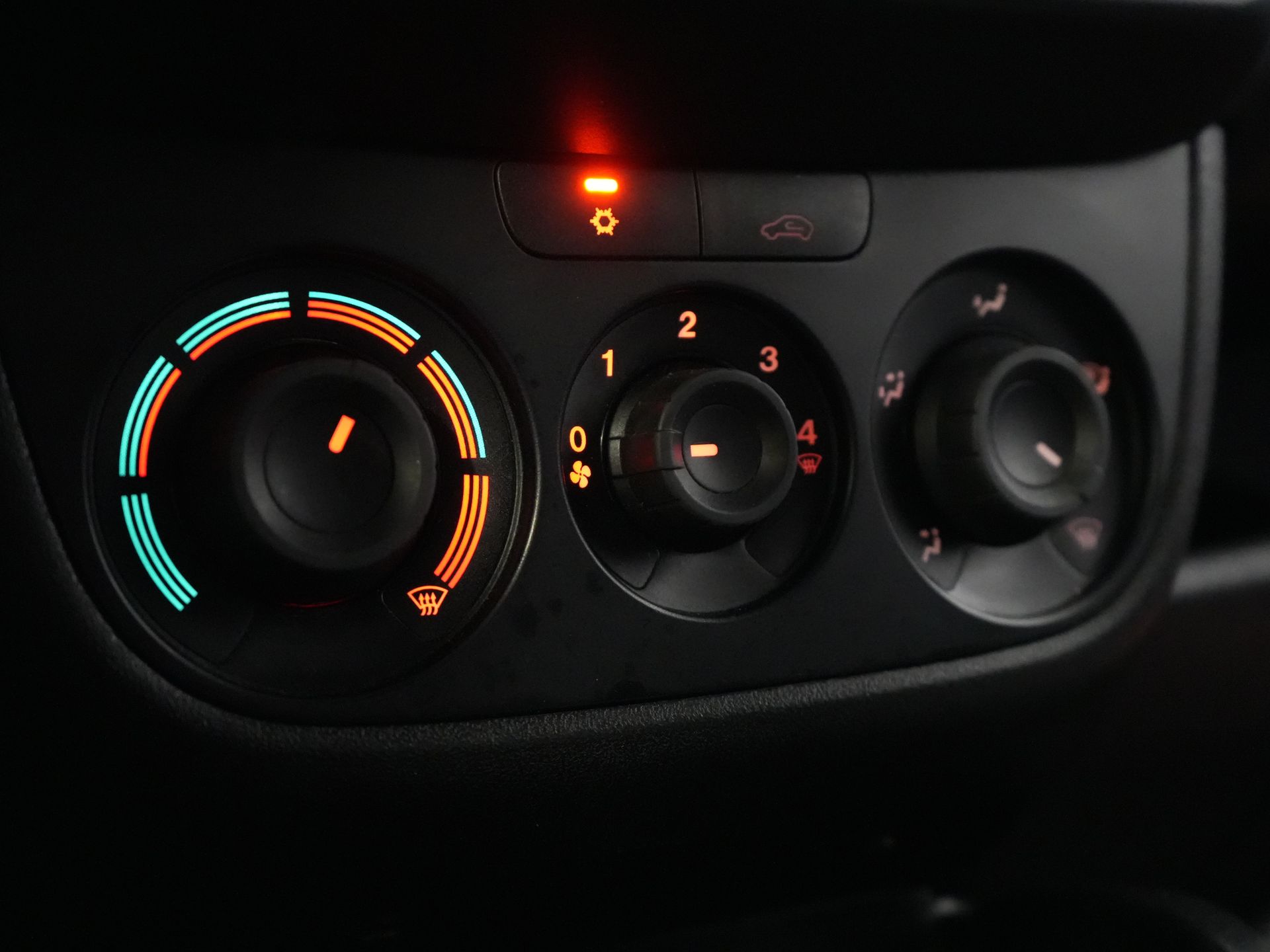 Opel Combo Bestelbus 1.3 CDTi 100 pk L2 MARGE BPM VRIJ! BOTT Inrichting/ Cruise/ PDC/ Airco/ Trekhaak 20