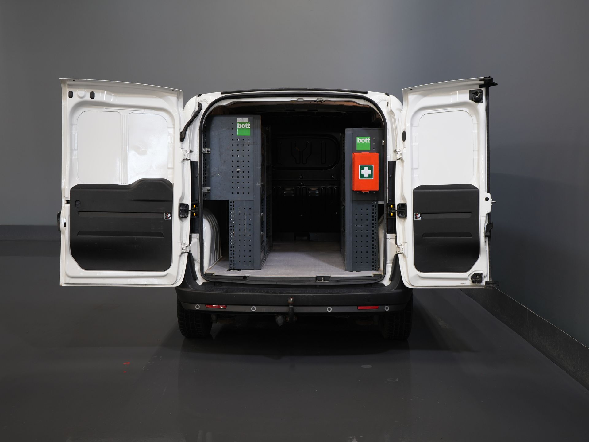 Opel Combo Bestelbus 1.3 CDTi 100 pk L2 MARGE BPM VRIJ! BOTT Inrichting/ Cruise/ PDC/ Airco/ Trekhaak 4