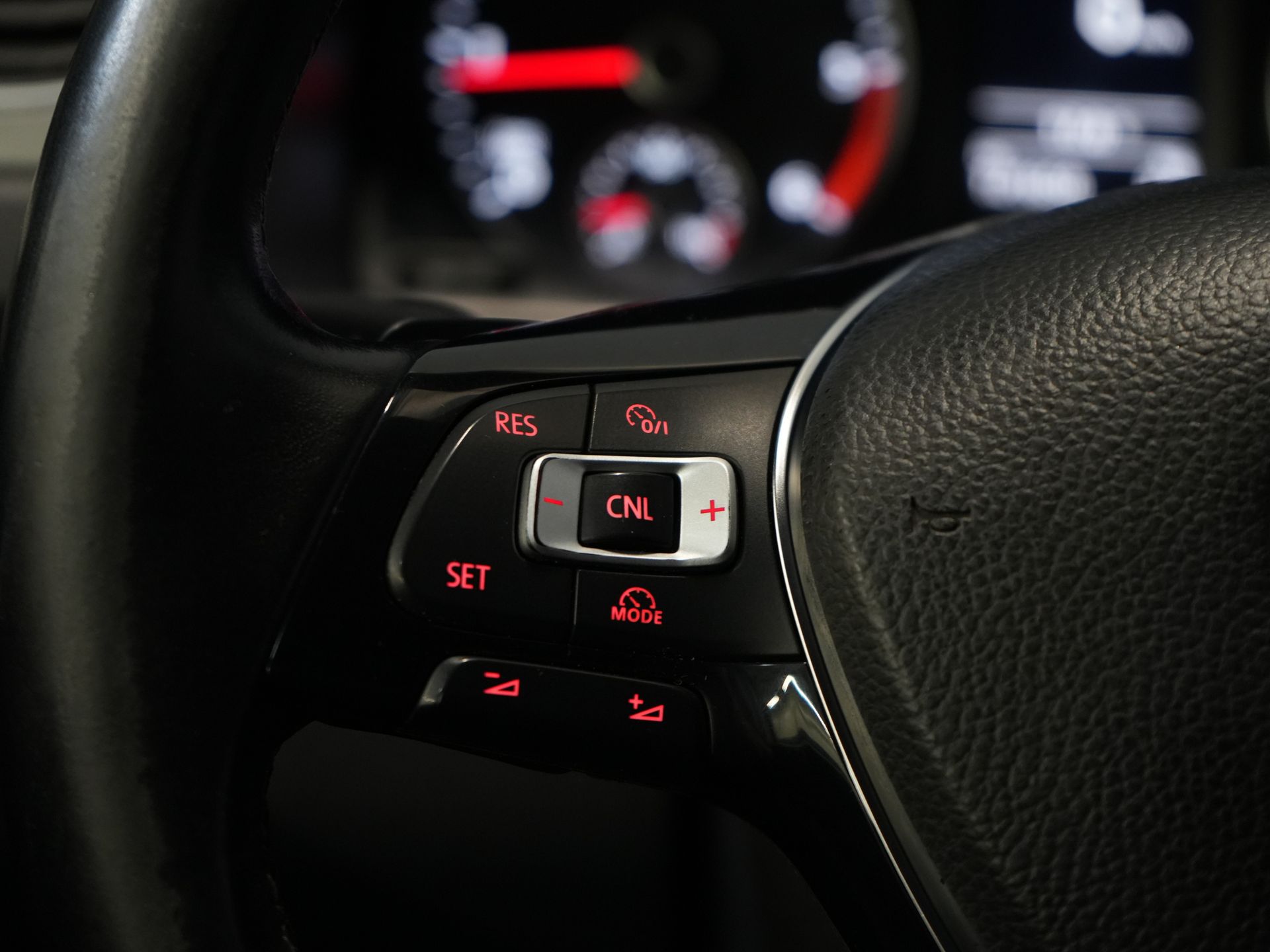 Volkswagen Caddy Bestelbus 2.0 TDI 100 pk DSG Aut. BPM VRIJ! Edition 35 Carplay/ Stoelverw./ Standkachel/ Cruise/ Airco/ PDC/ LMV/ Dakdragers/ Trekhaak/ In 17