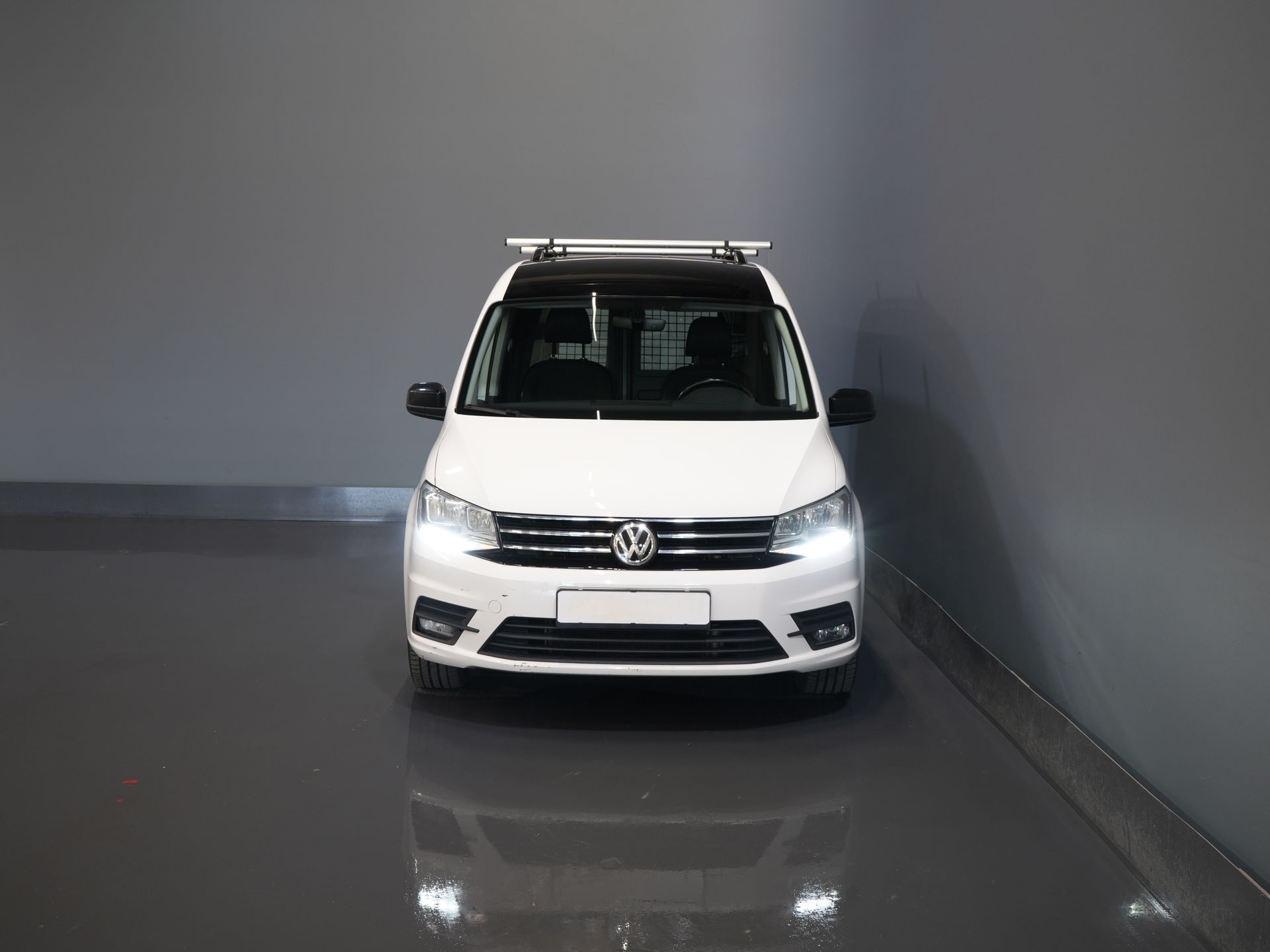 Volkswagen Caddy Bestelbus 2.0 TDI 100 pk DSG Aut. BPM VRIJ! Edition 35 Carplay/ Stoelverw./ Standkachel/ Cruise/ Airco/ PDC/ LMV/ Dakdragers/ Trekhaak/ In 6