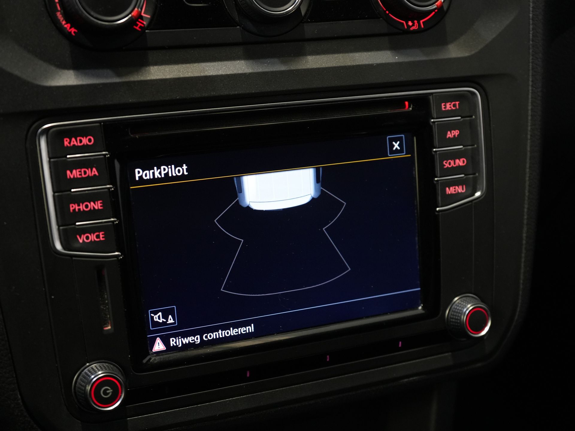 Volkswagen Caddy Bestelbus 2.0 TDI 100 pk DSG Aut. BPM VRIJ! Edition 35 Carplay/ Stoelverw./ Standkachel/ Cruise/ Airco/ PDC/ LMV/ Dakdragers/ Trekhaak/ In 24